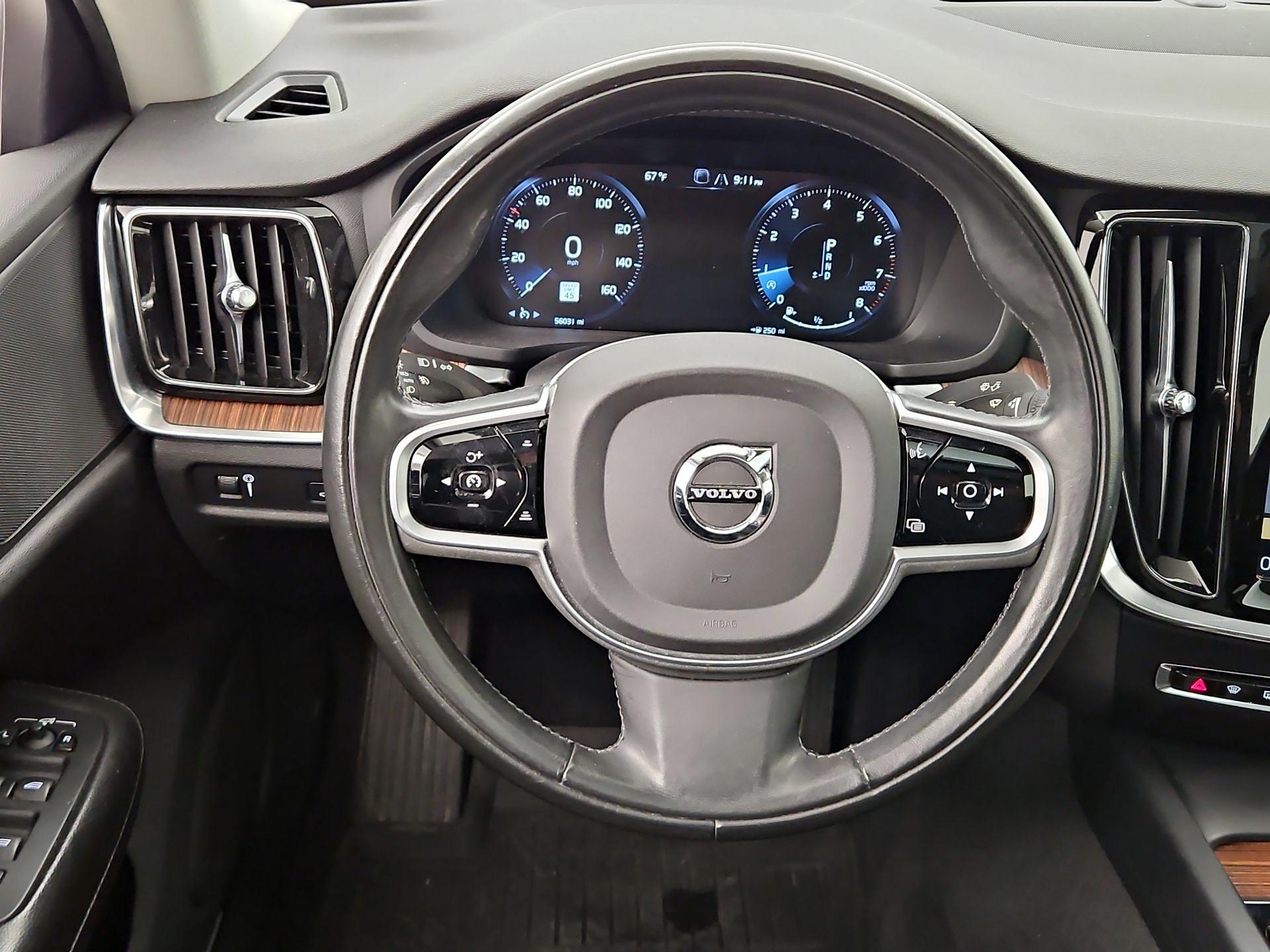 Thumbnail: 2020 Volvo S60 - 10