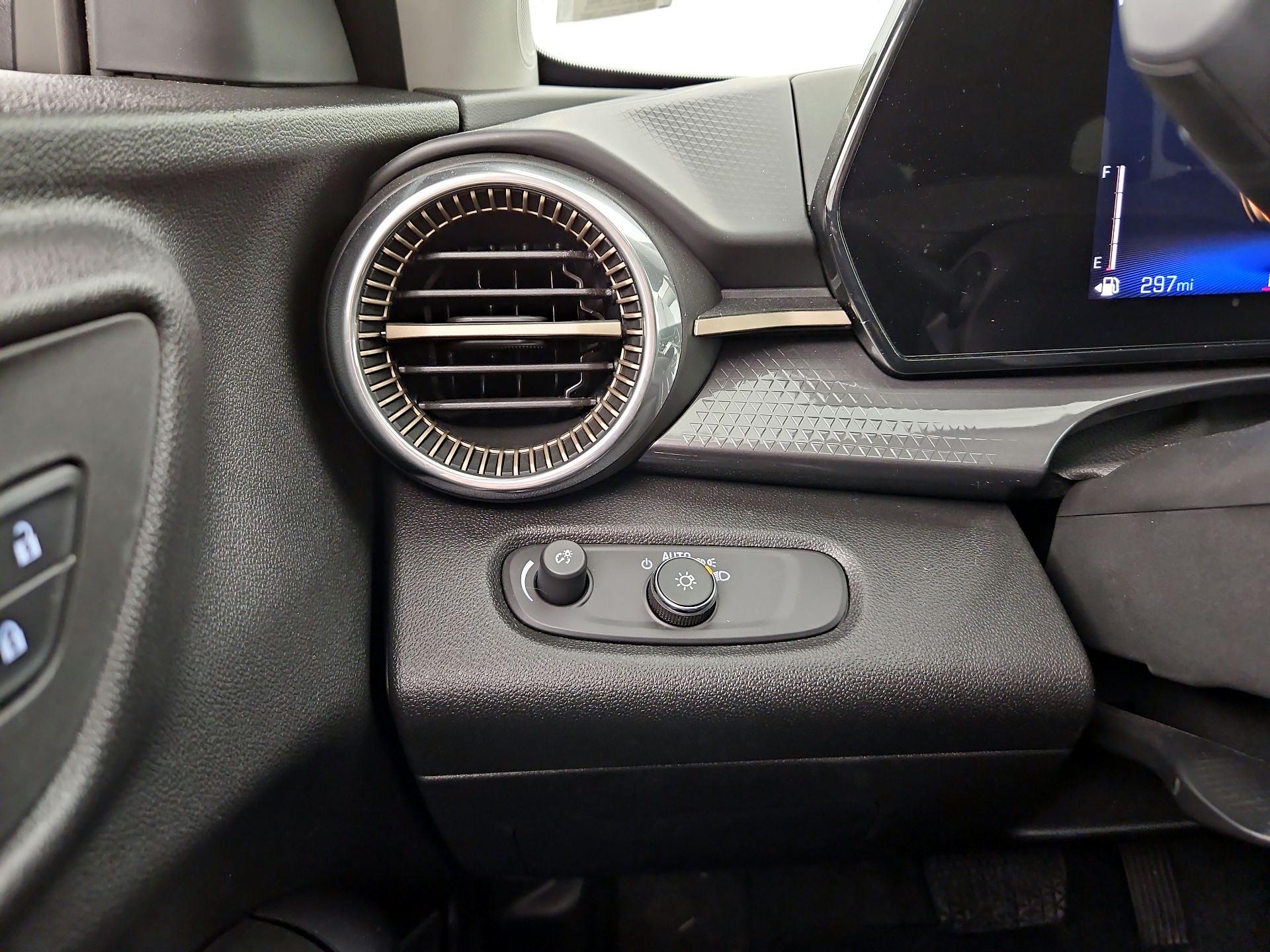 Thumbnail: 2025 Chevrolet Trax - 13