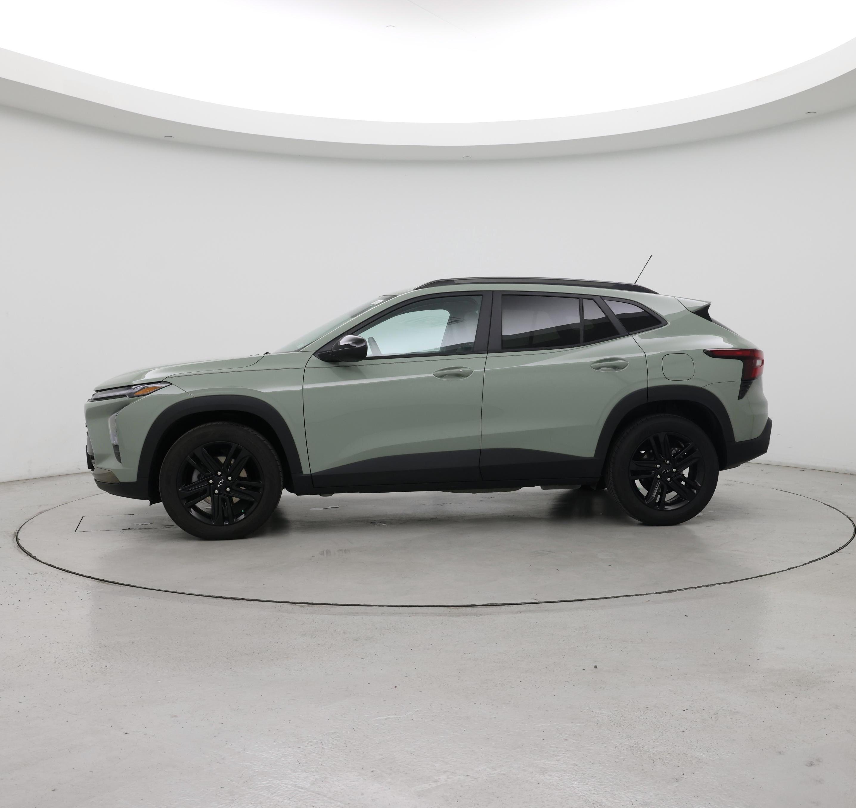 Thumbnail: 2025 Chevrolet Trax - 3