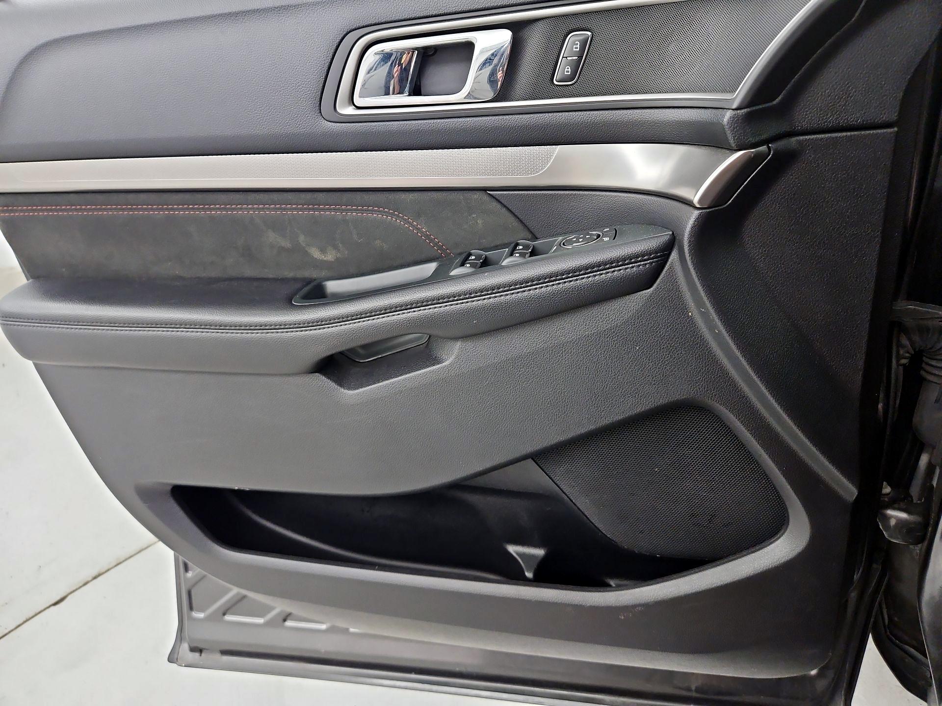 Thumbnail: 2018 Ford Explorer - 12