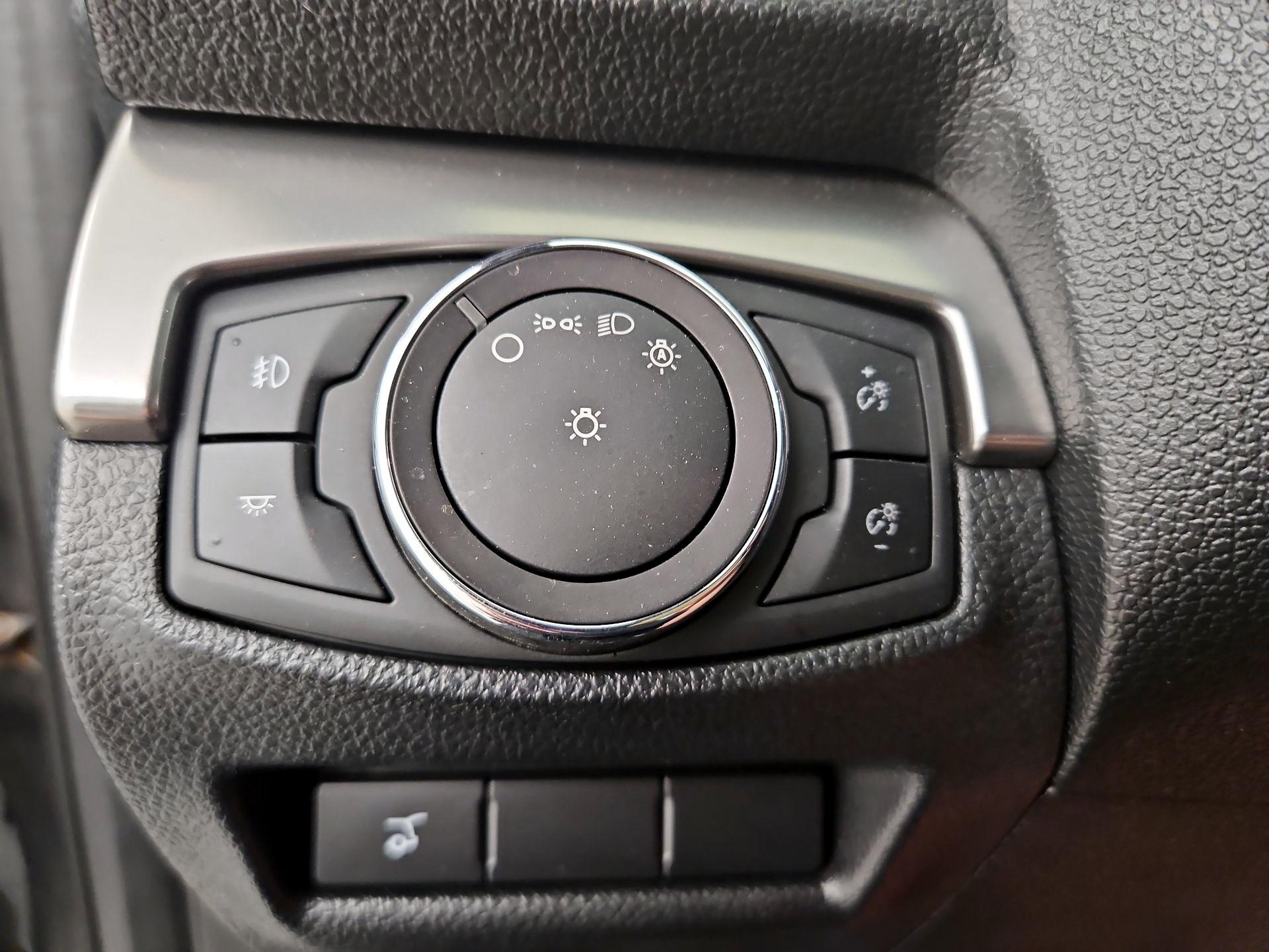 Thumbnail: 2018 Ford Explorer - 13