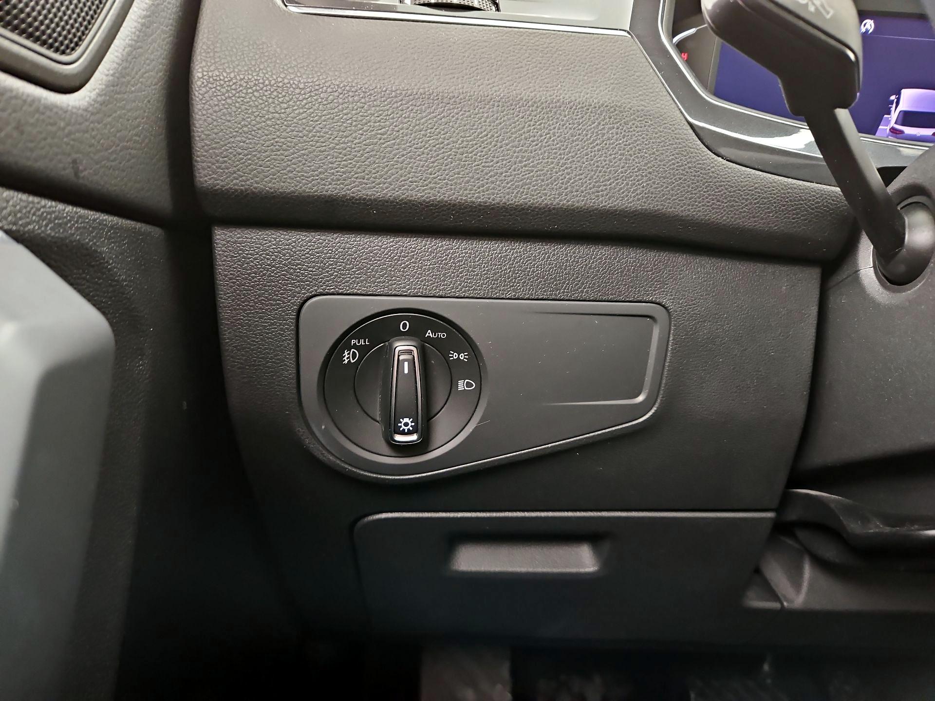 Thumbnail: 2019 Volkswagen Tiguan - 13