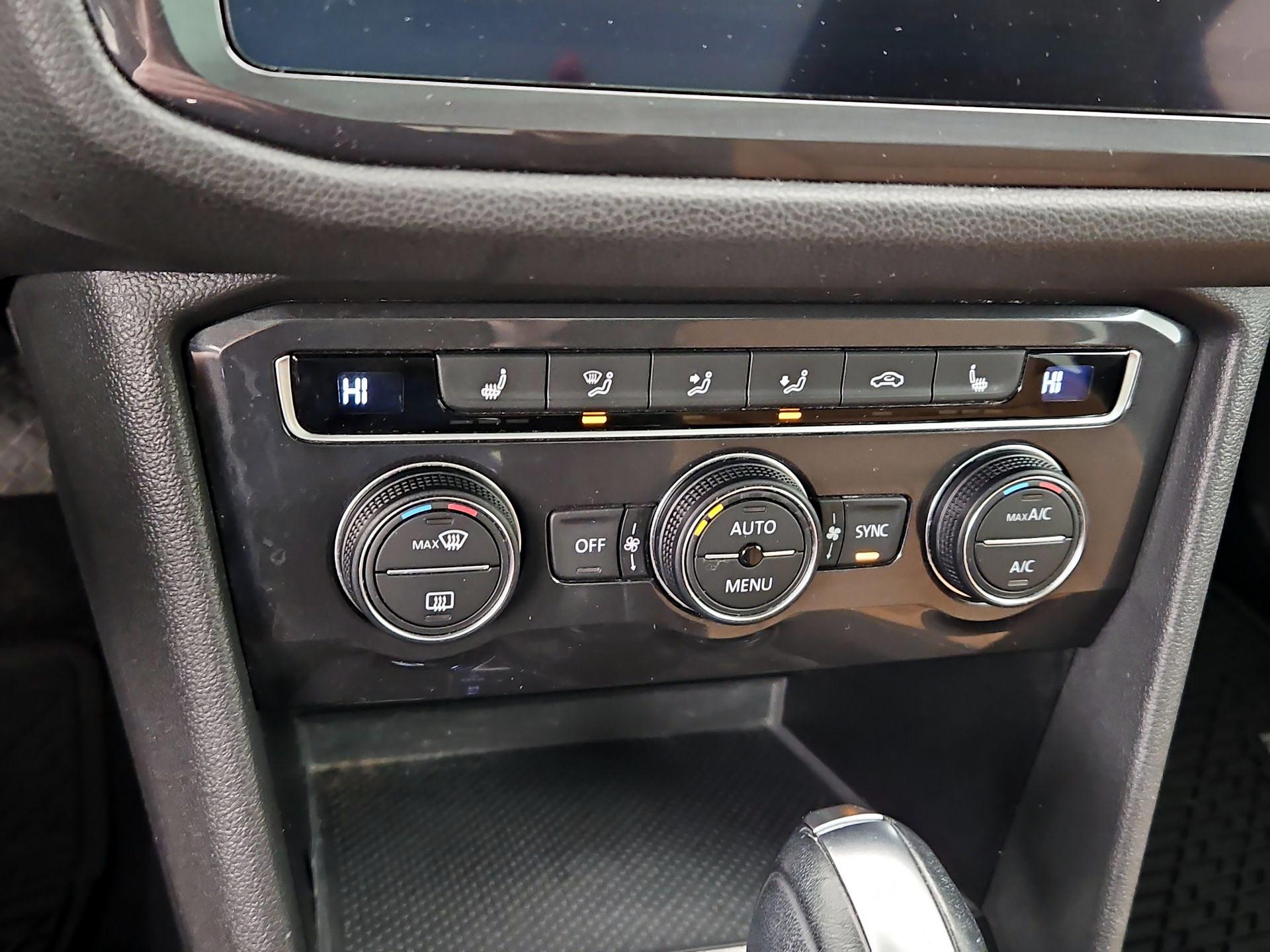 Thumbnail: 2019 Volkswagen Tiguan - 17