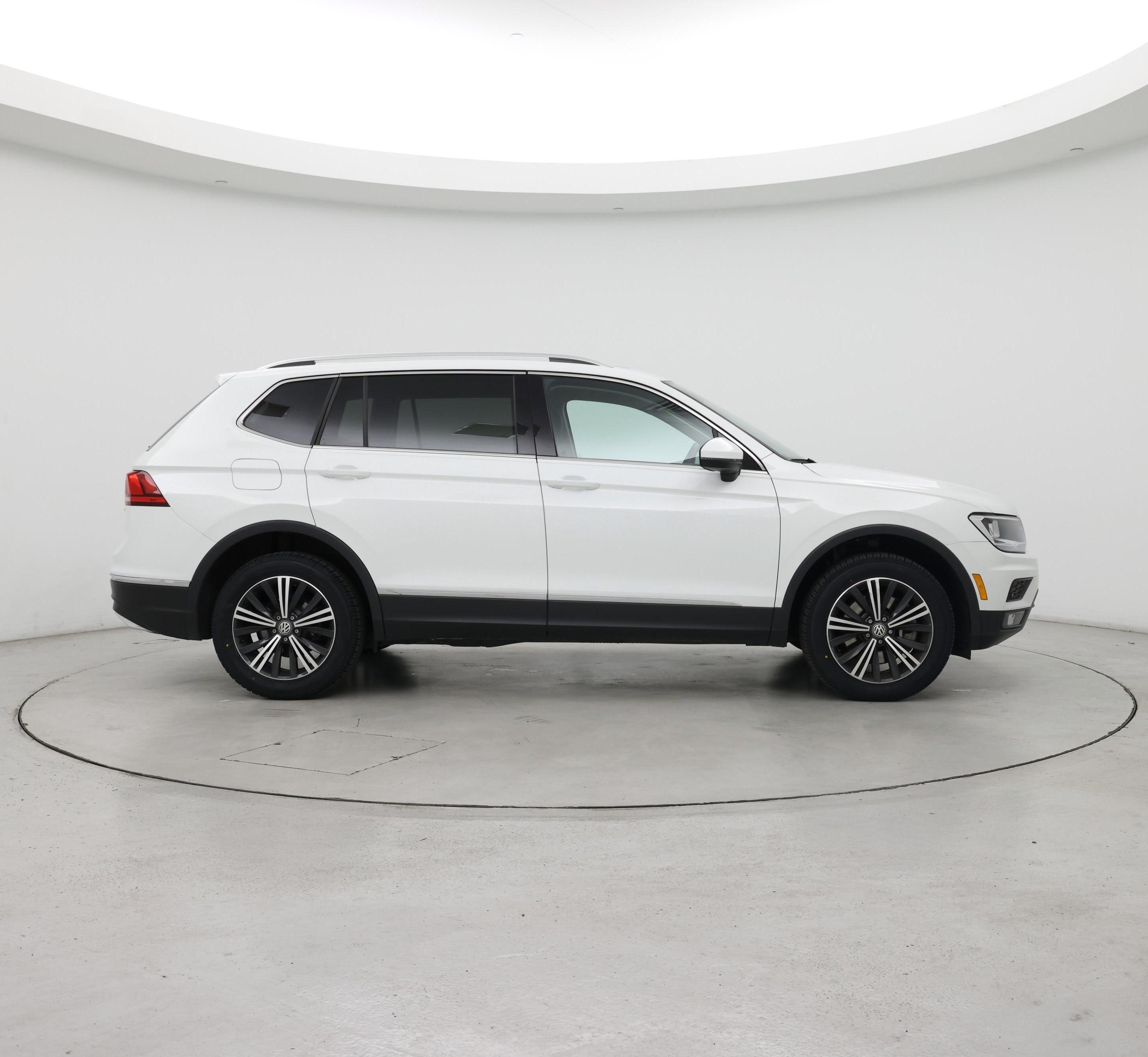 Thumbnail: 2019 Volkswagen Tiguan - 7