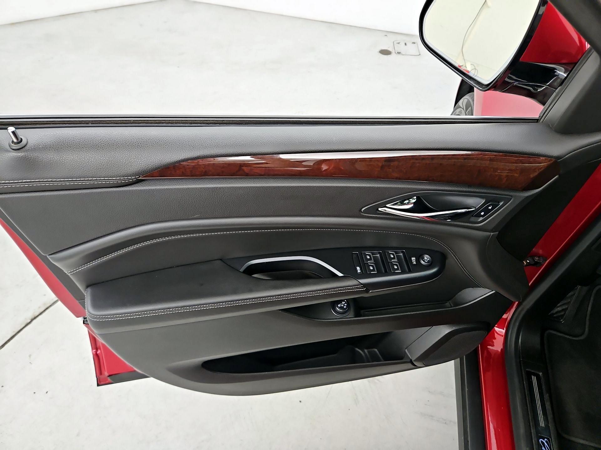 Thumbnail: 2015 Cadillac SRX - 12