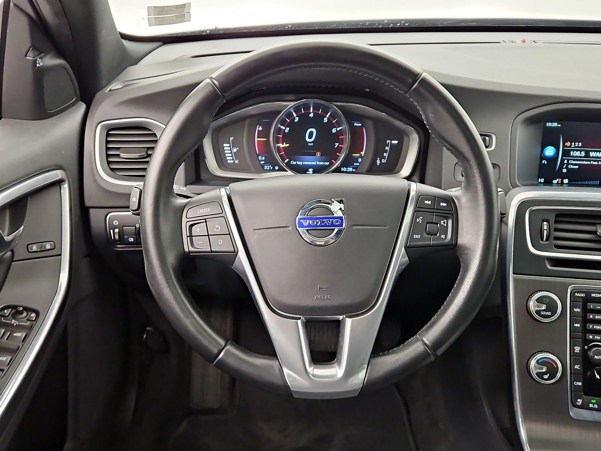 Thumbnail: 2016 Volvo S60 - 10