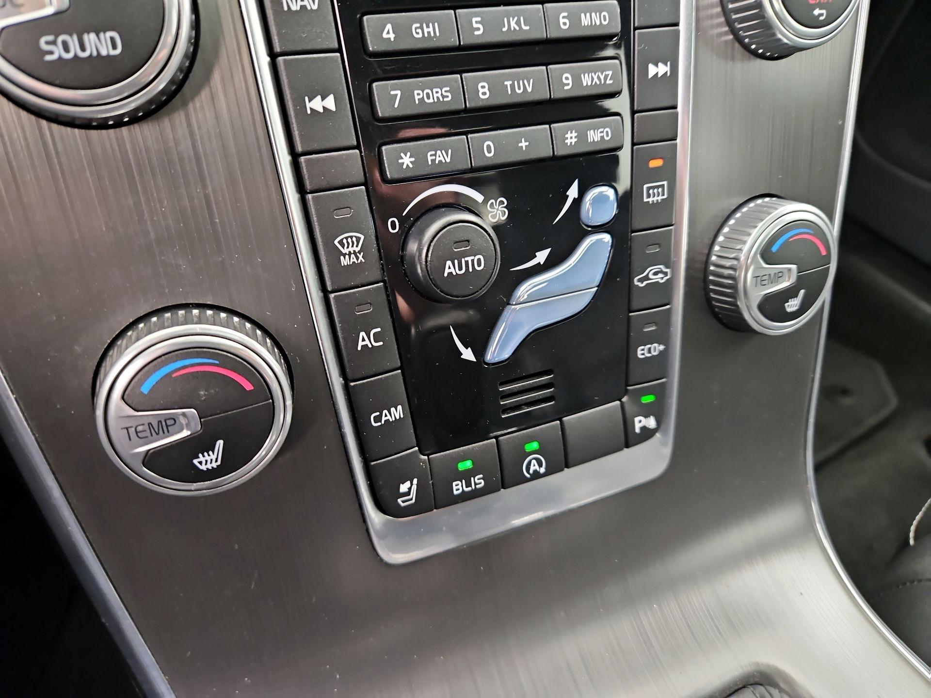 Thumbnail: 2016 Volvo S60 - 17