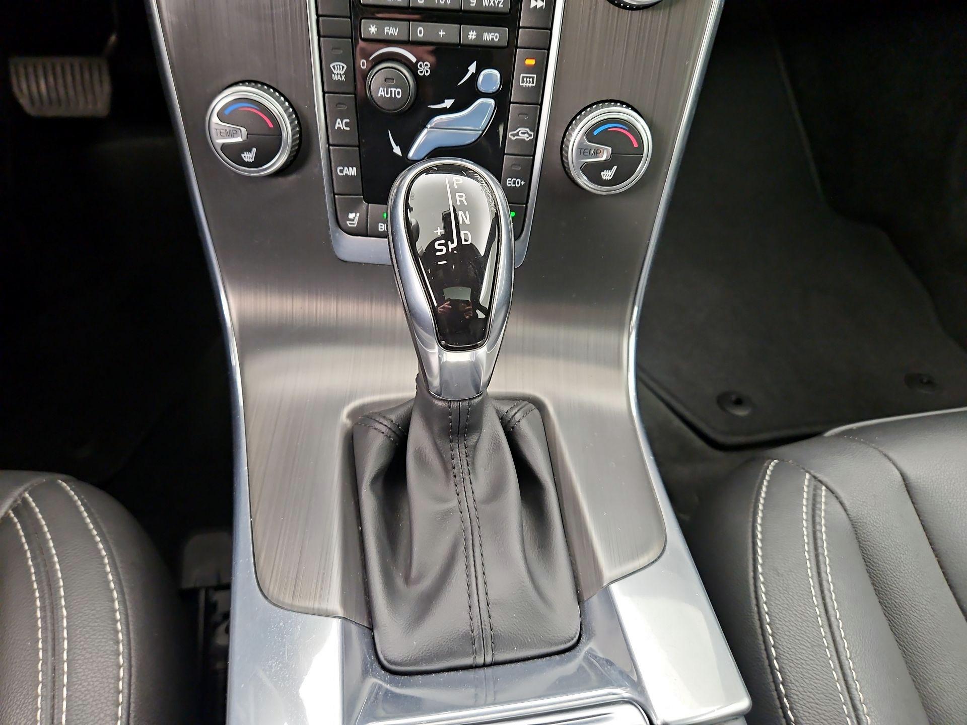 Thumbnail: 2016 Volvo S60 - 18