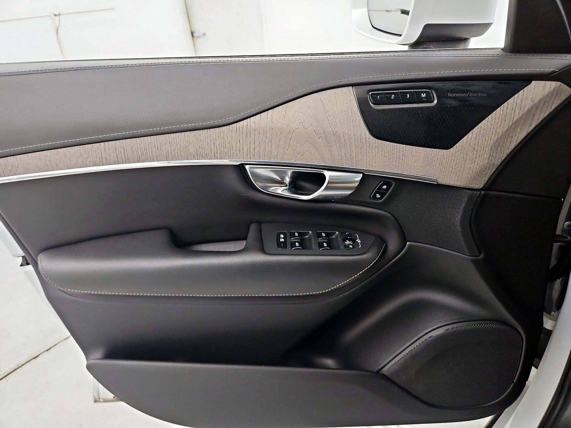 Thumbnail: 2021 Volvo XC90 - 12