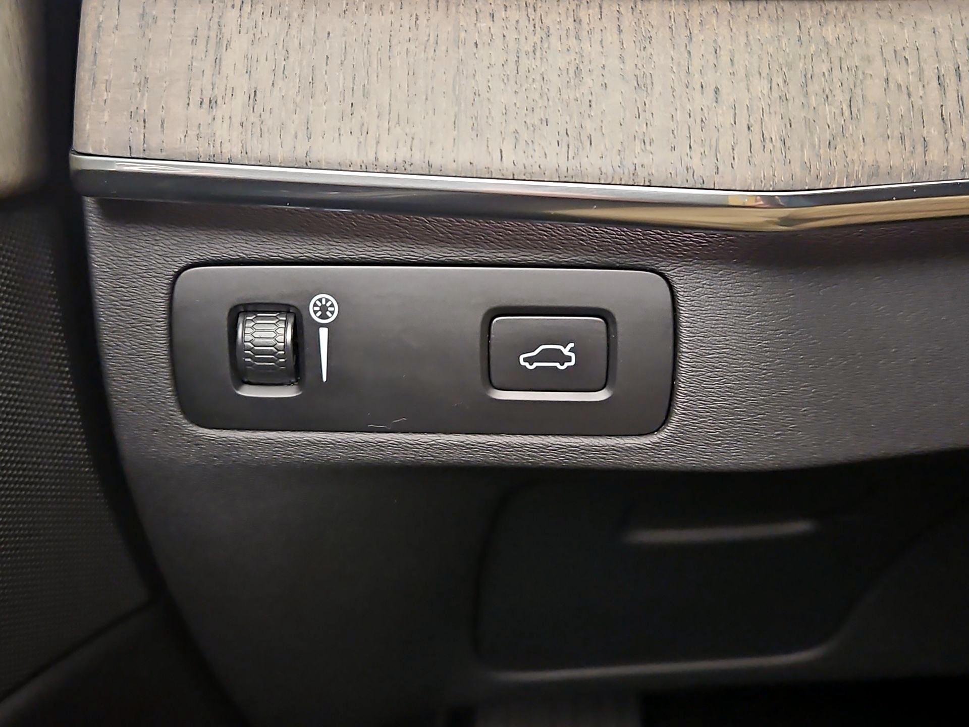 Thumbnail: 2021 Volvo XC90 - 13
