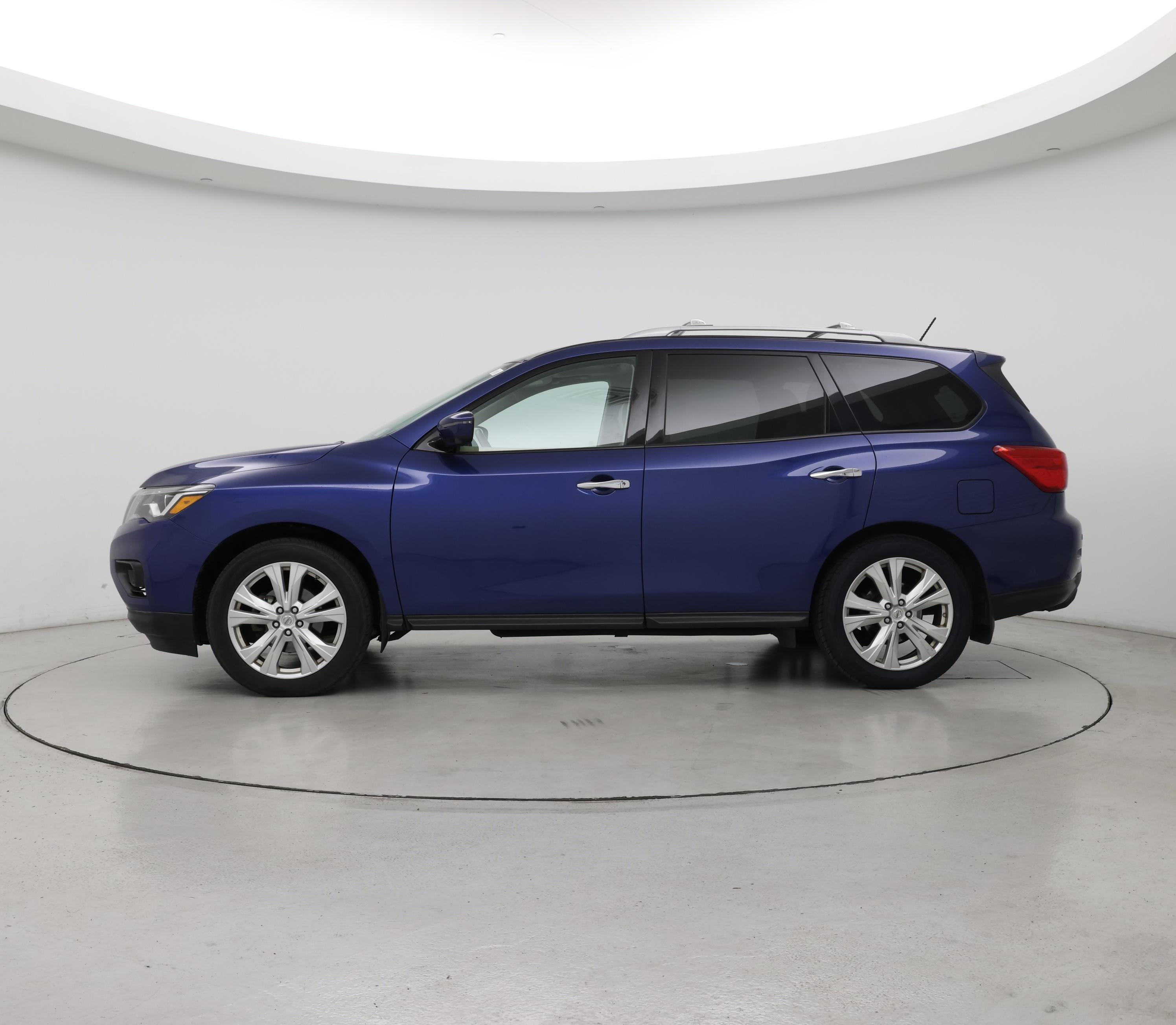 Thumbnail: 2018 Nissan Pathfinder - 3