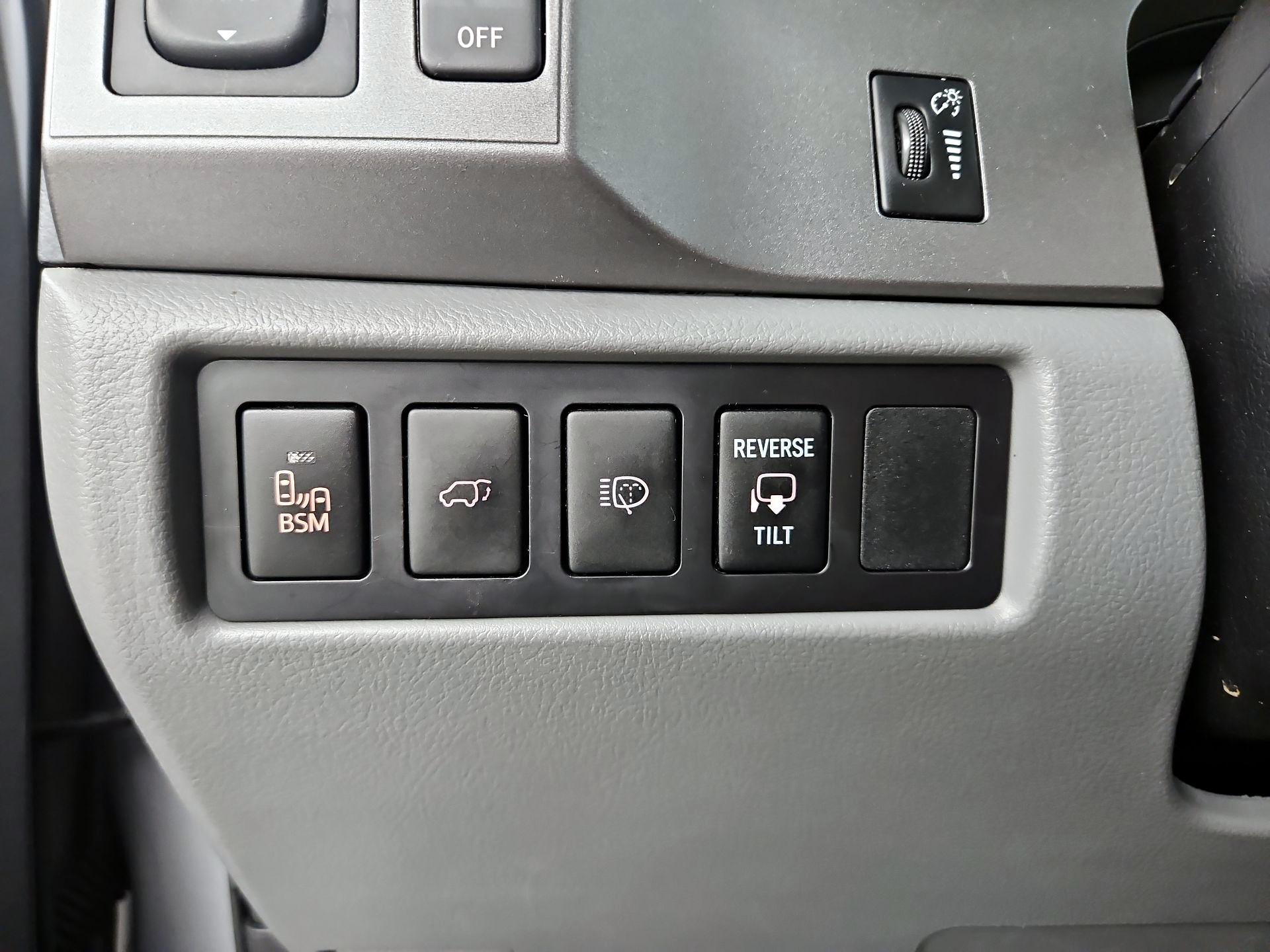 Thumbnail: 2017 Toyota Sequoia - 13