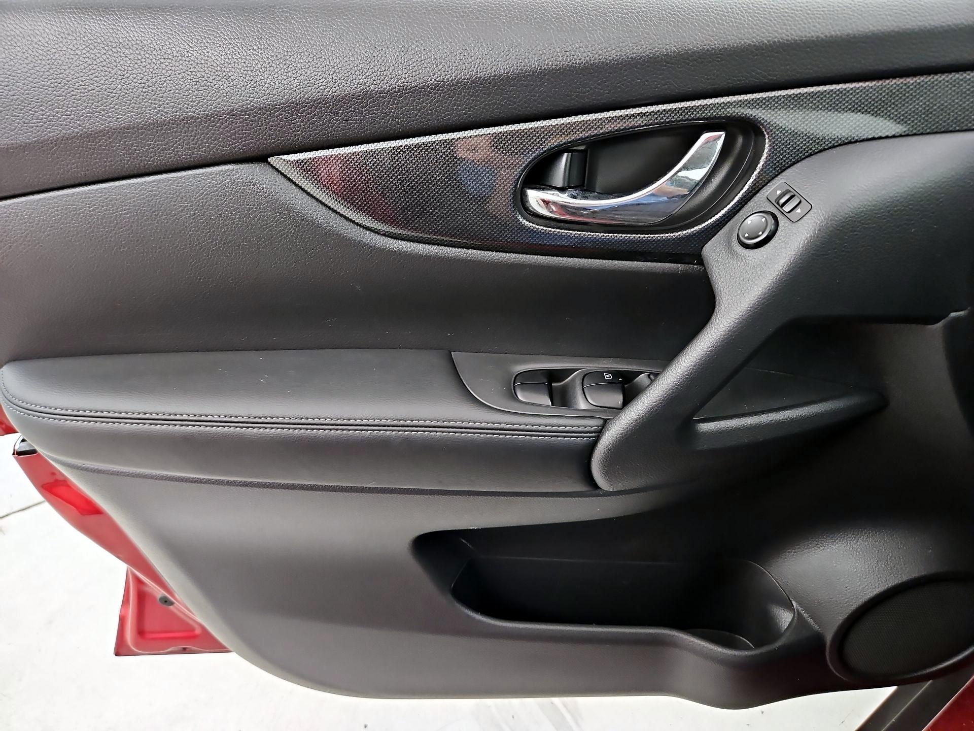 Thumbnail: 2016 Nissan Rogue - 12