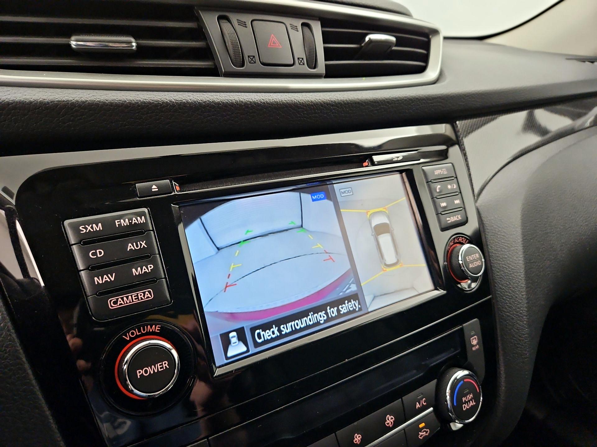 Thumbnail: 2016 Nissan Rogue - 15