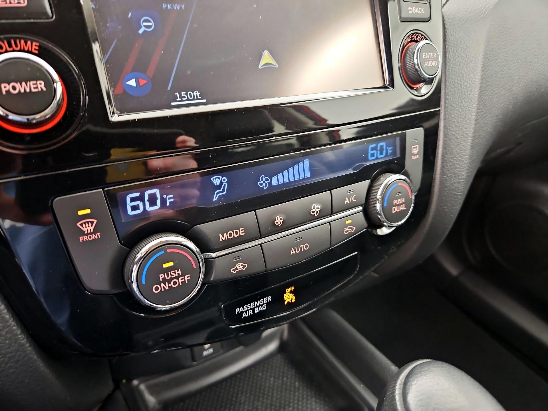 Thumbnail: 2016 Nissan Rogue - 17