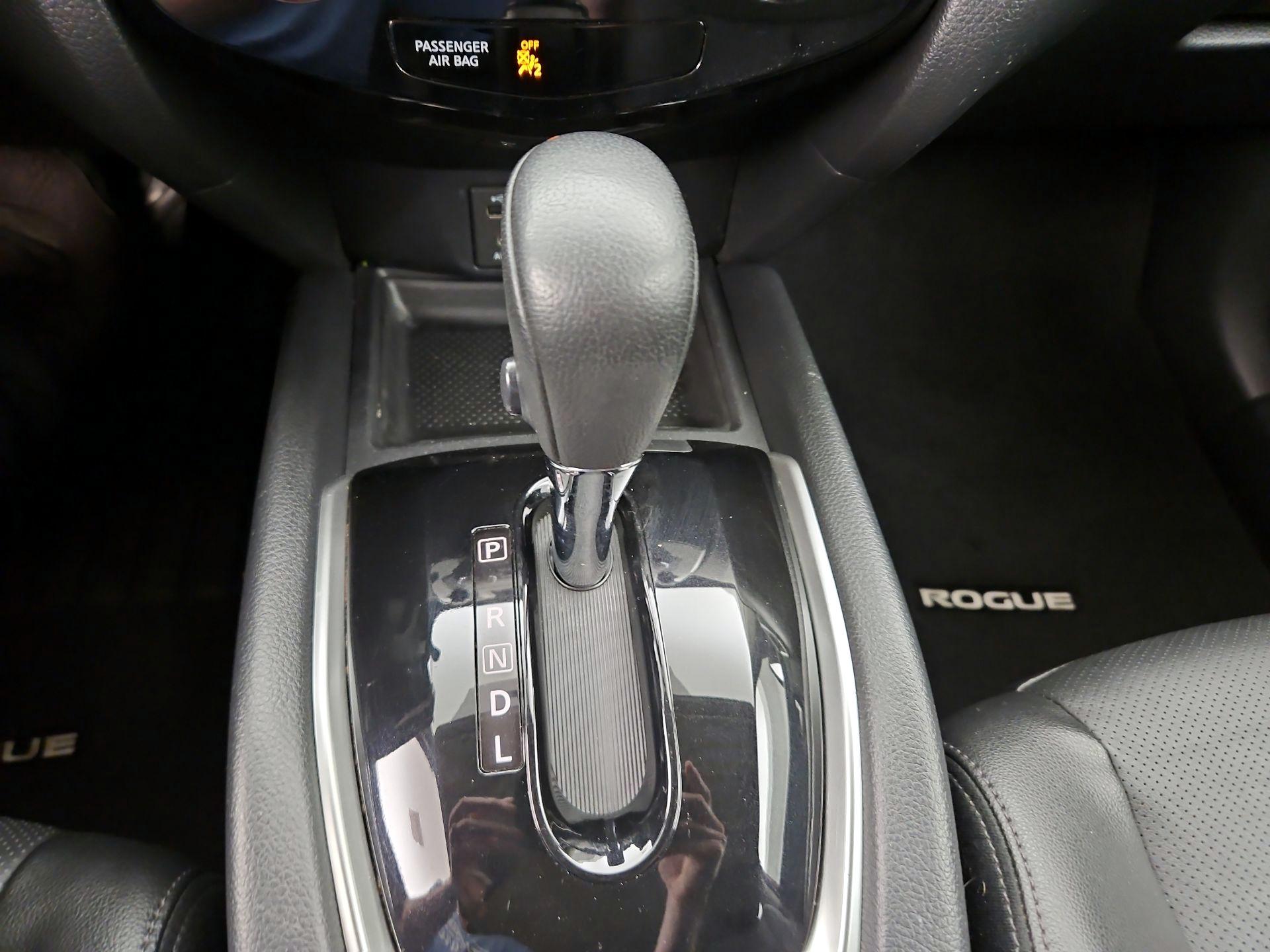 Thumbnail: 2016 Nissan Rogue - 18