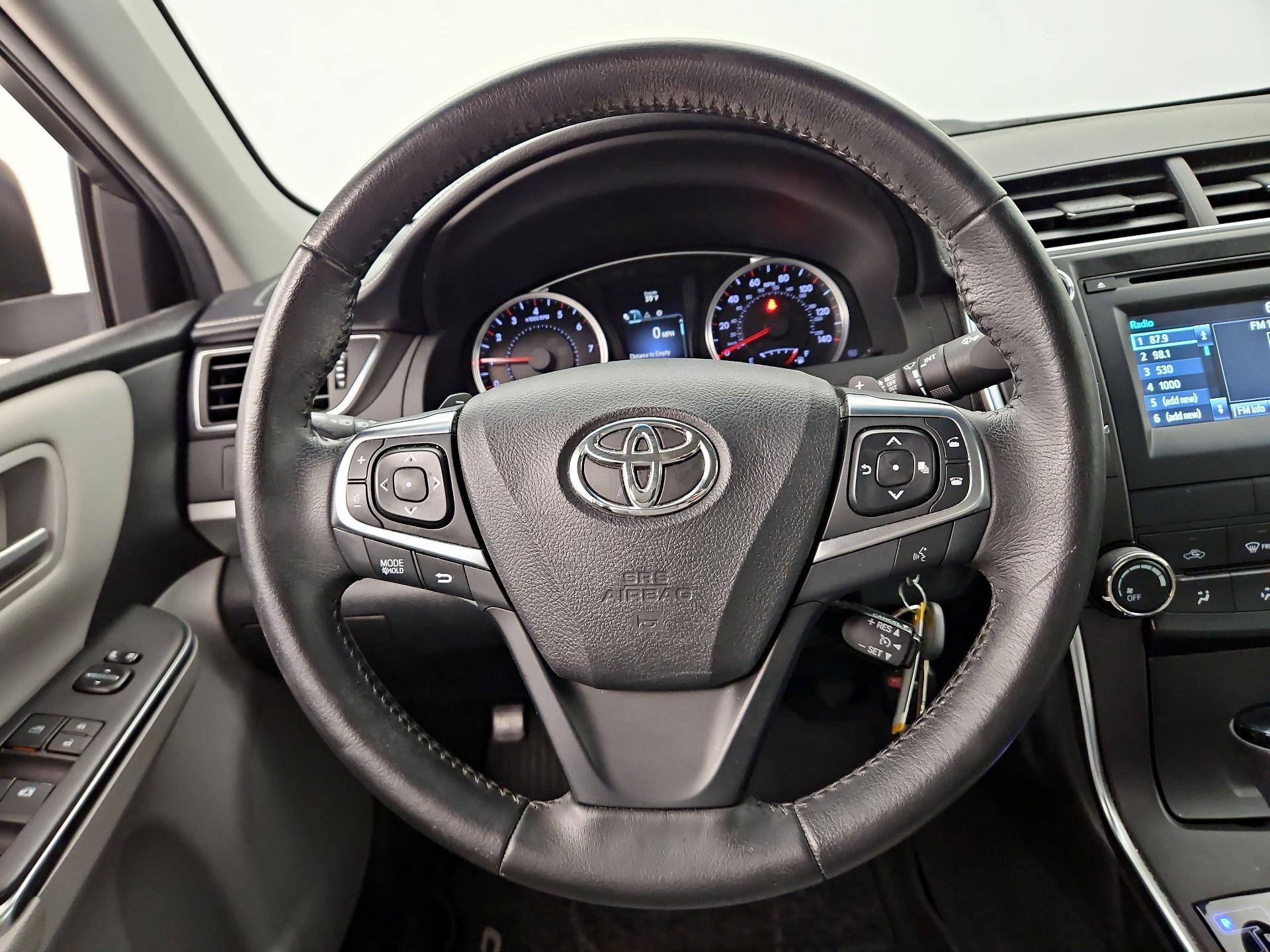 Thumbnail: 2016 Toyota Camry - 10