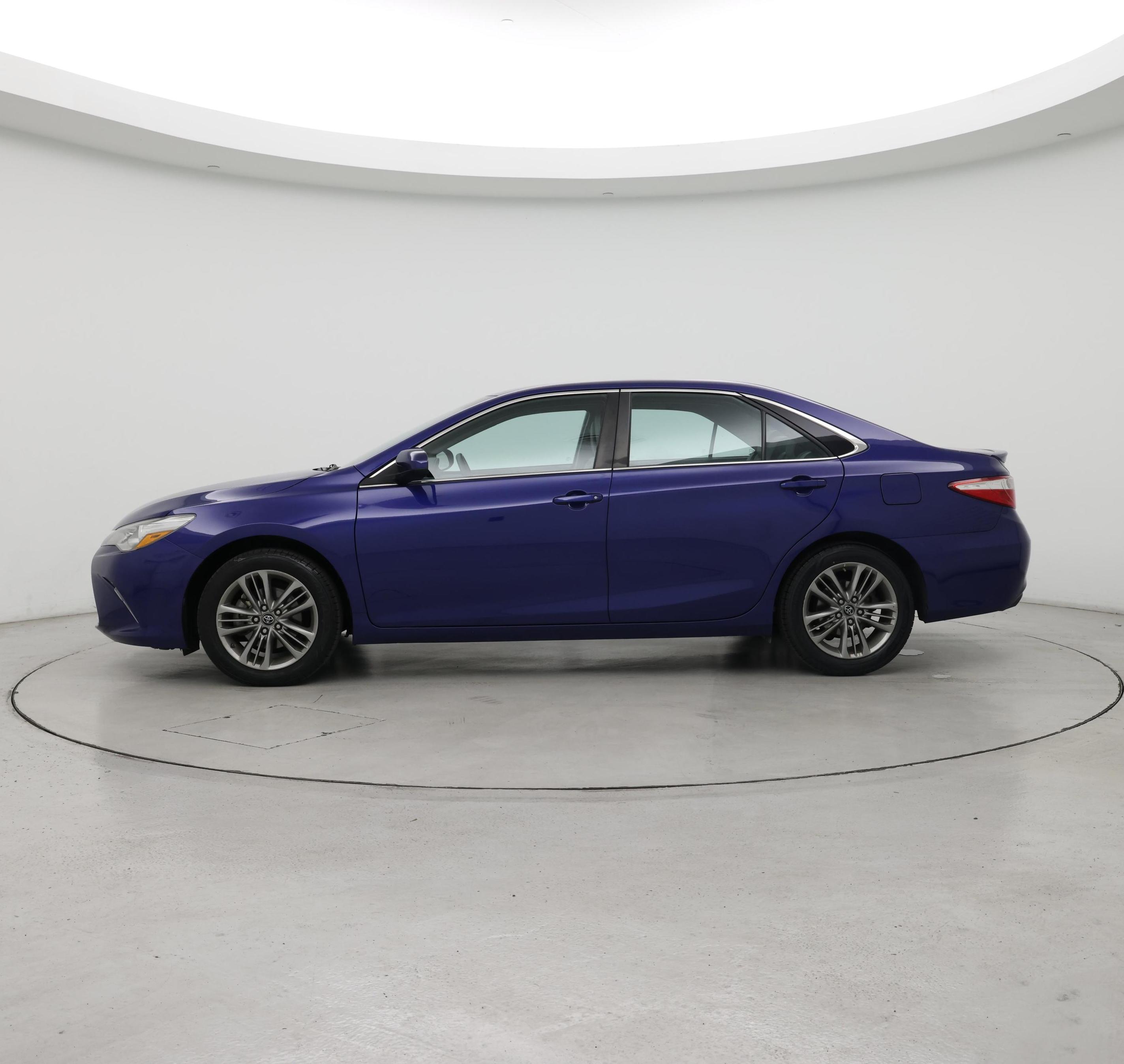 Thumbnail: 2016 Toyota Camry - 3