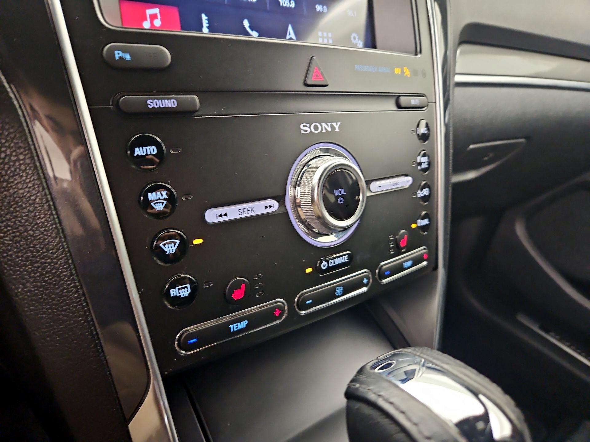 Thumbnail: 2019 Ford Explorer - 17