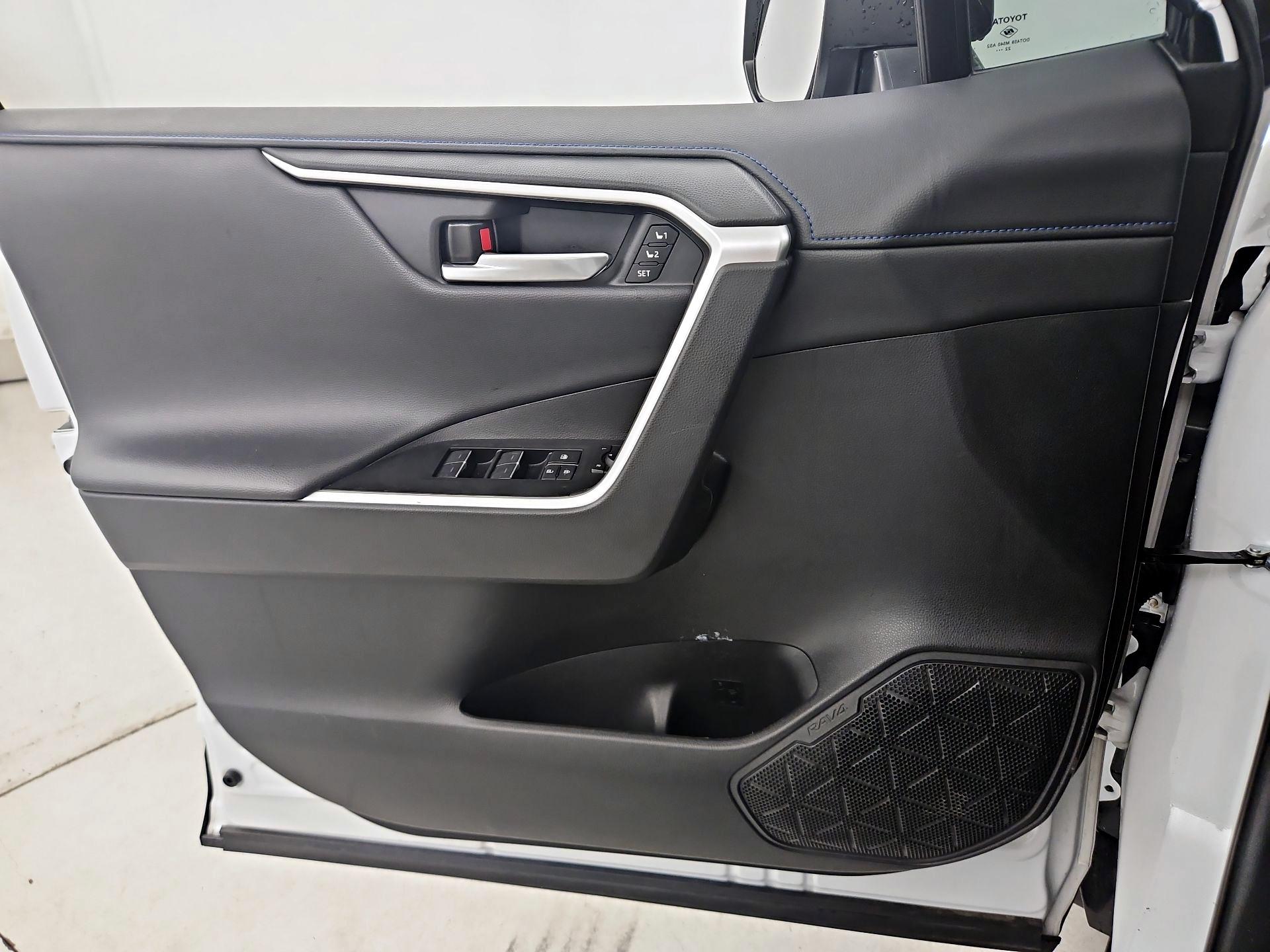 Thumbnail: 2023 Toyota RAV4 - 12