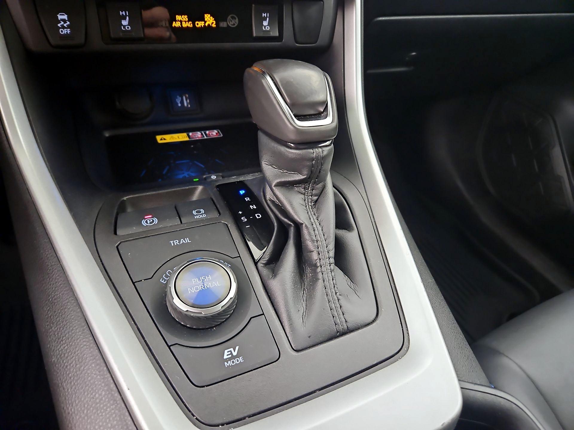 Thumbnail: 2023 Toyota RAV4 - 17