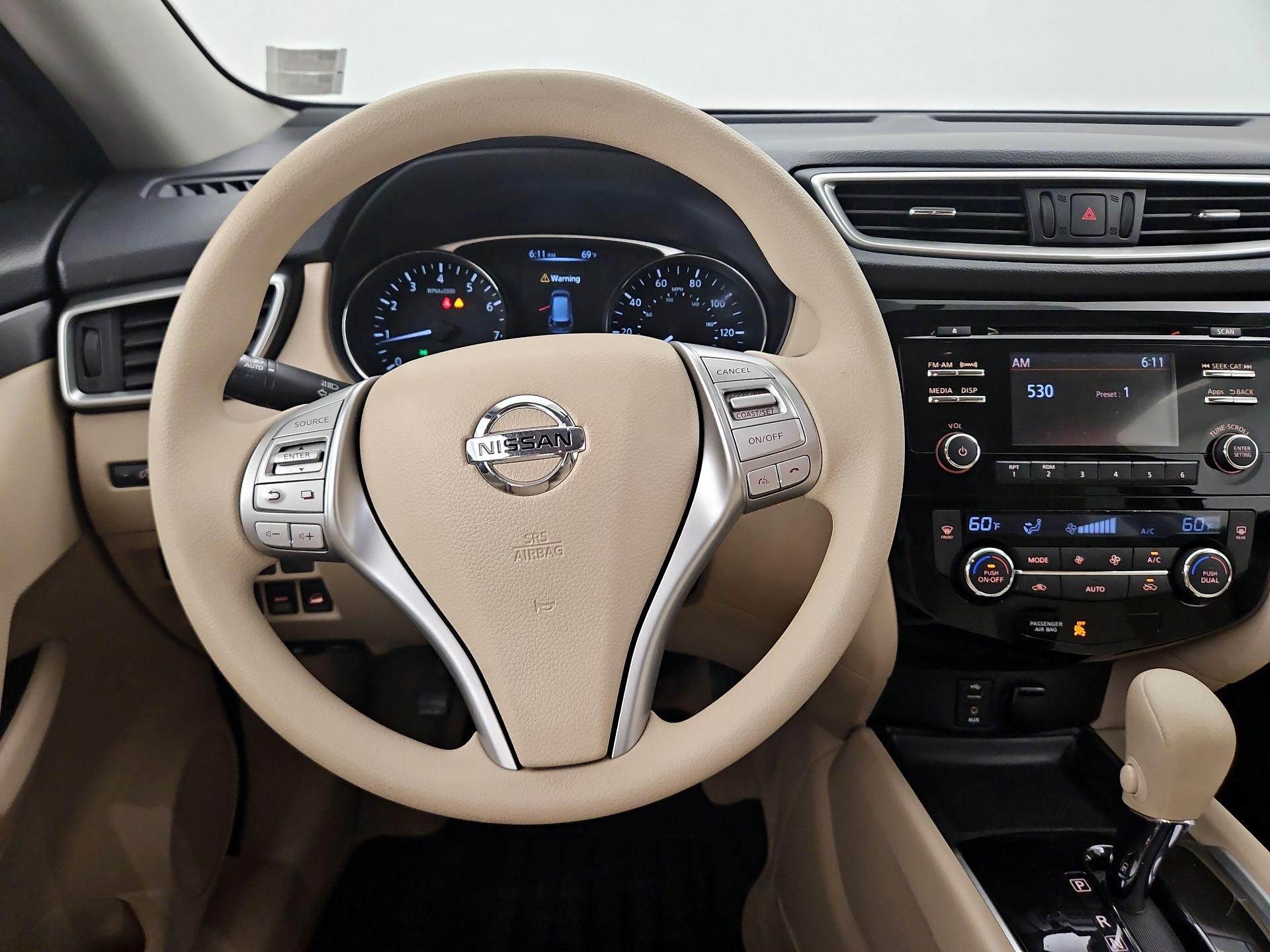 Thumbnail: 2015 Nissan Rogue - 10