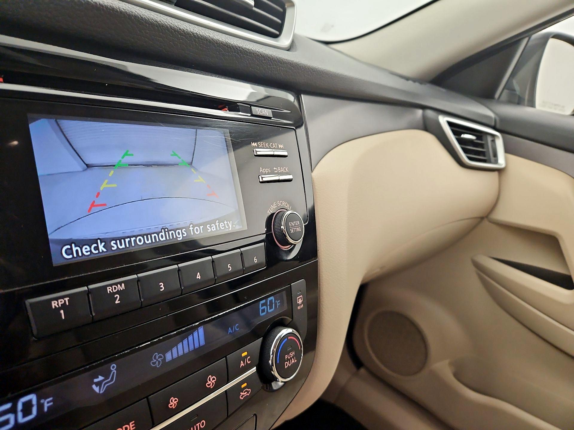 Thumbnail: 2015 Nissan Rogue - 14