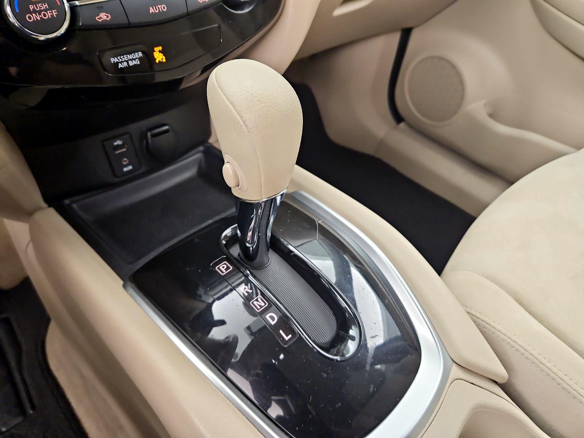 Thumbnail: 2015 Nissan Rogue - 17