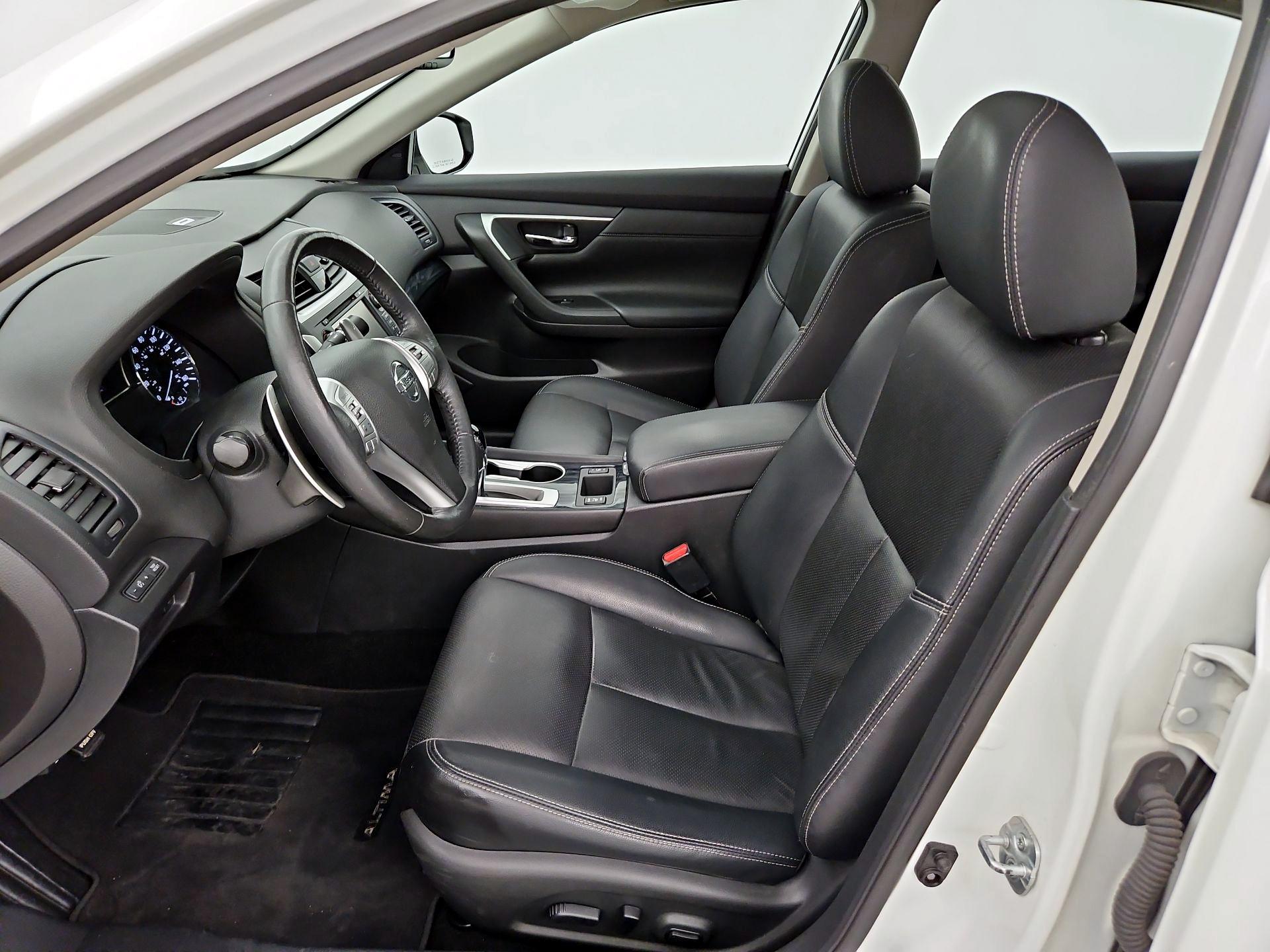 Thumbnail: 2017 Nissan Altima - 11