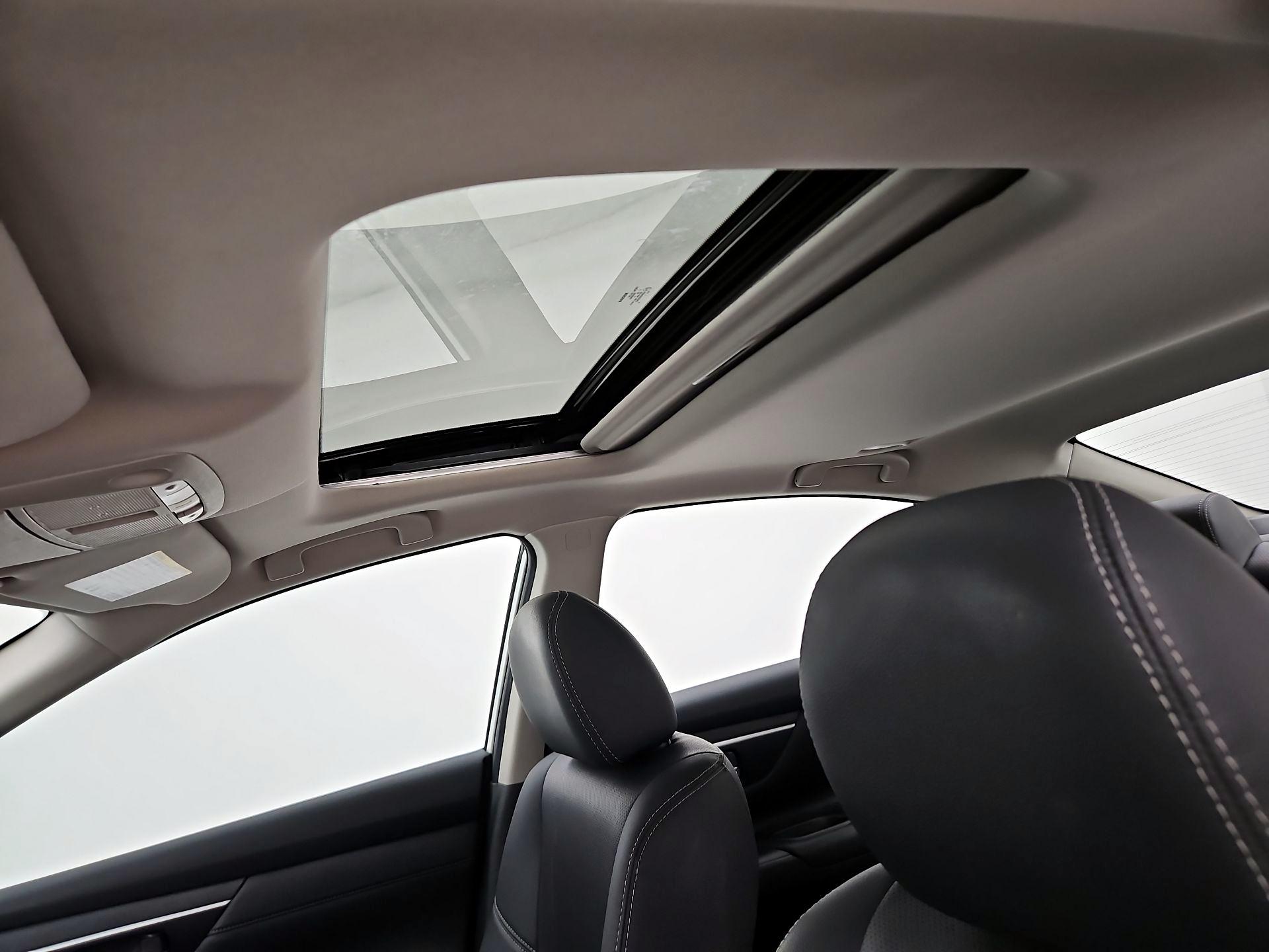 Thumbnail: 2017 Nissan Altima - 20