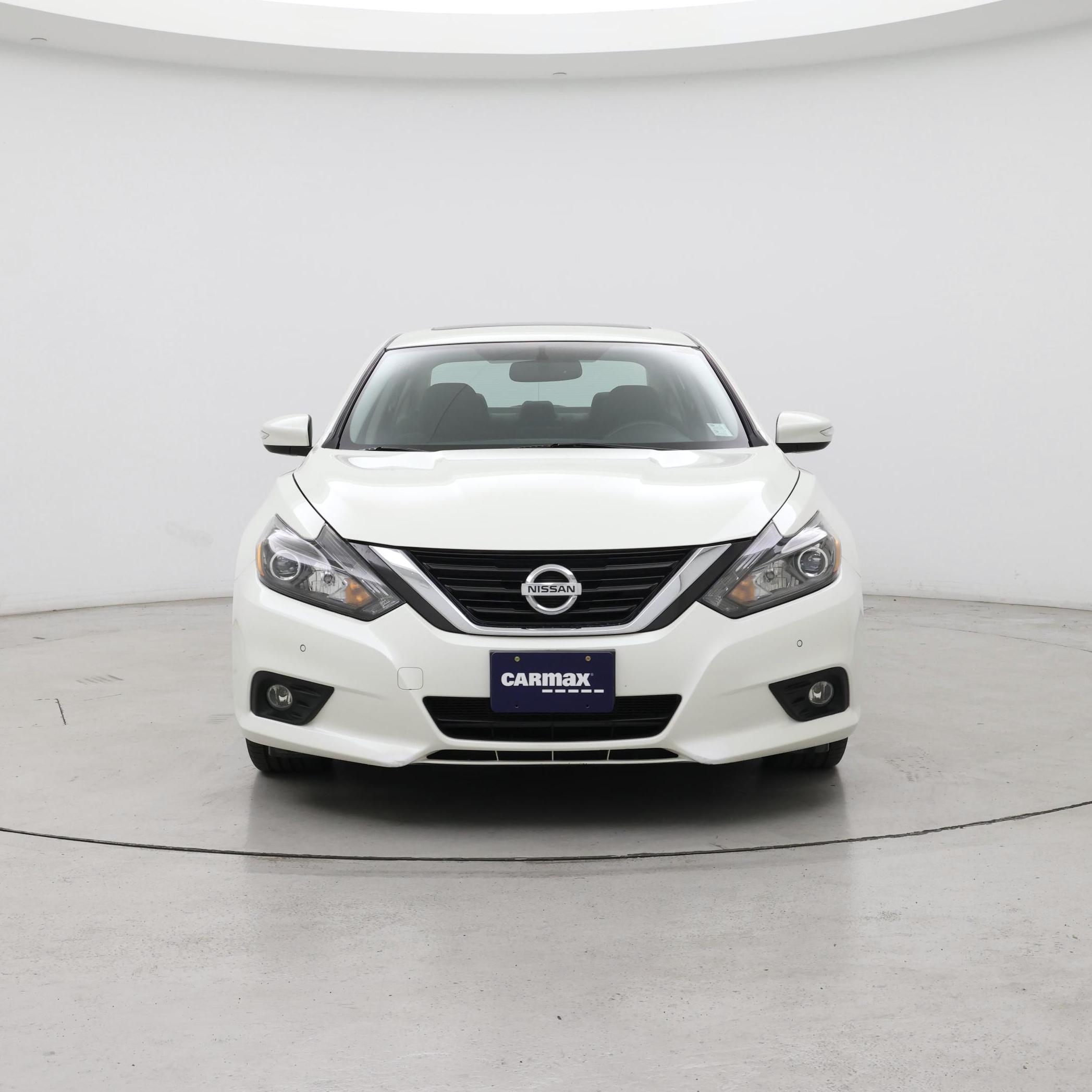 Thumbnail: 2017 Nissan Altima - 5