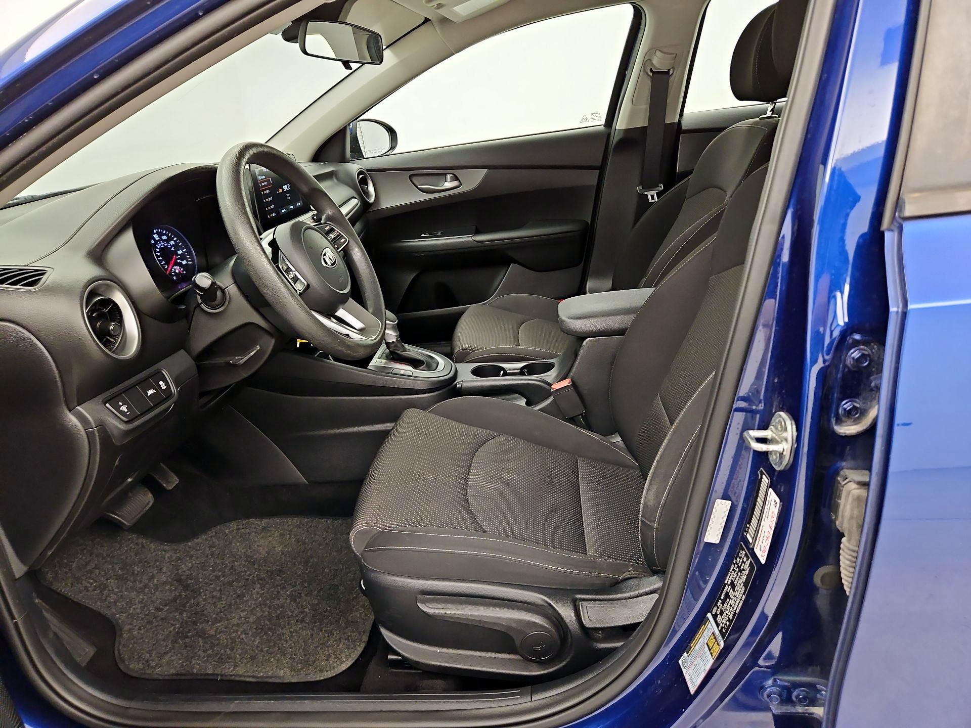 Thumbnail: 2019 Kia Forte - 11