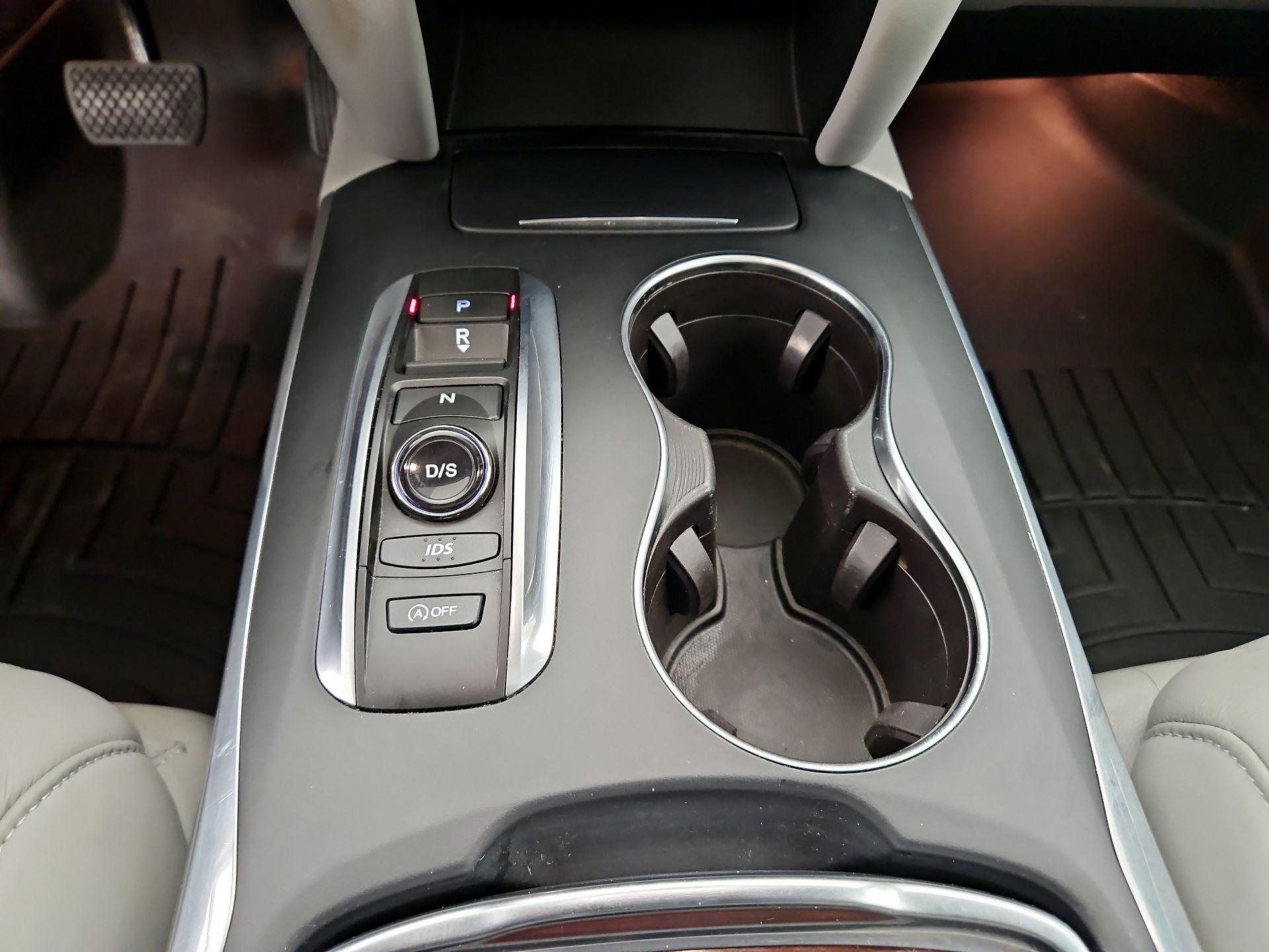 Thumbnail: 2016 Acura MDX - 17