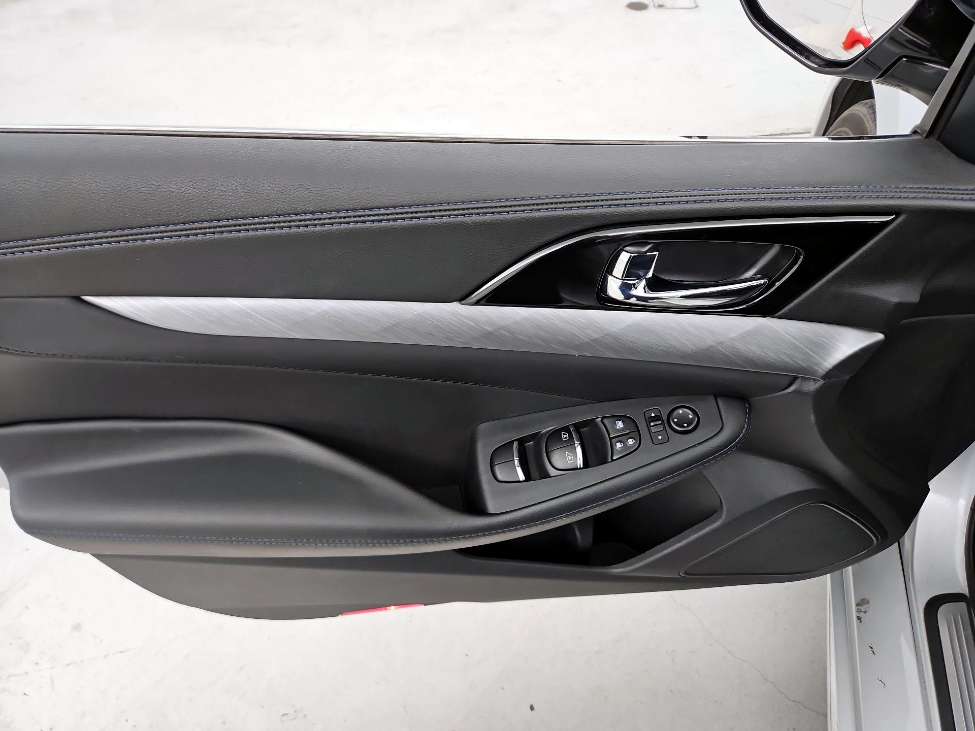 Thumbnail: 2016 Nissan Maxima - 12