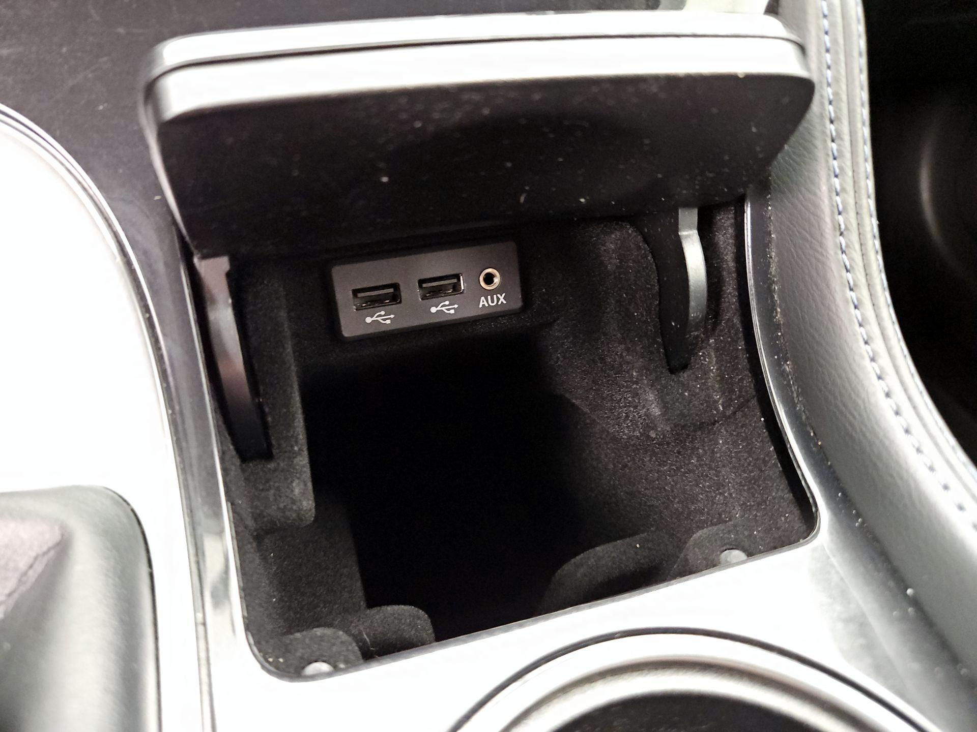 Thumbnail: 2016 Nissan Maxima - 19