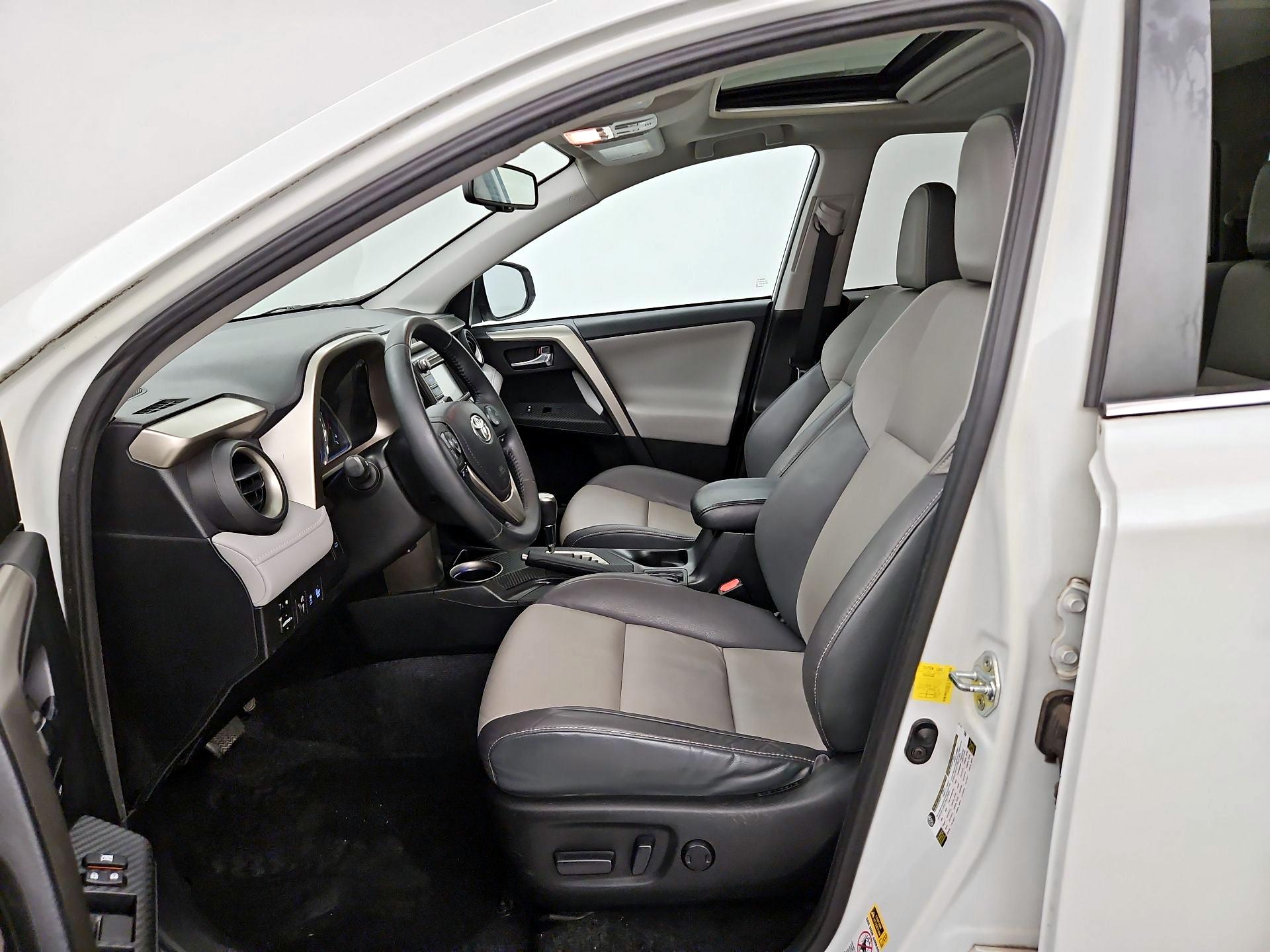 Thumbnail: 2014 Toyota RAV4 - 11