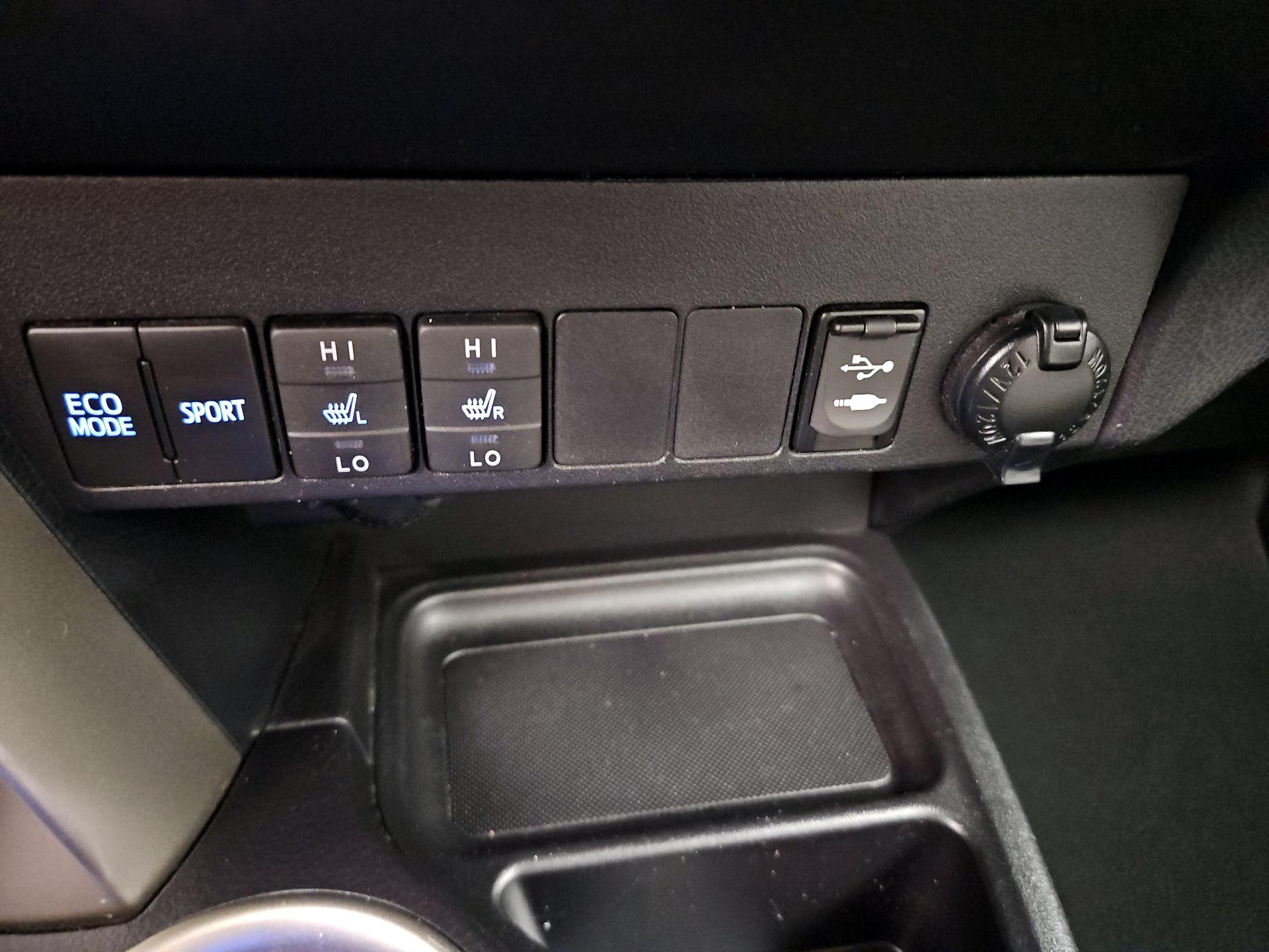 Thumbnail: 2014 Toyota RAV4 - 18