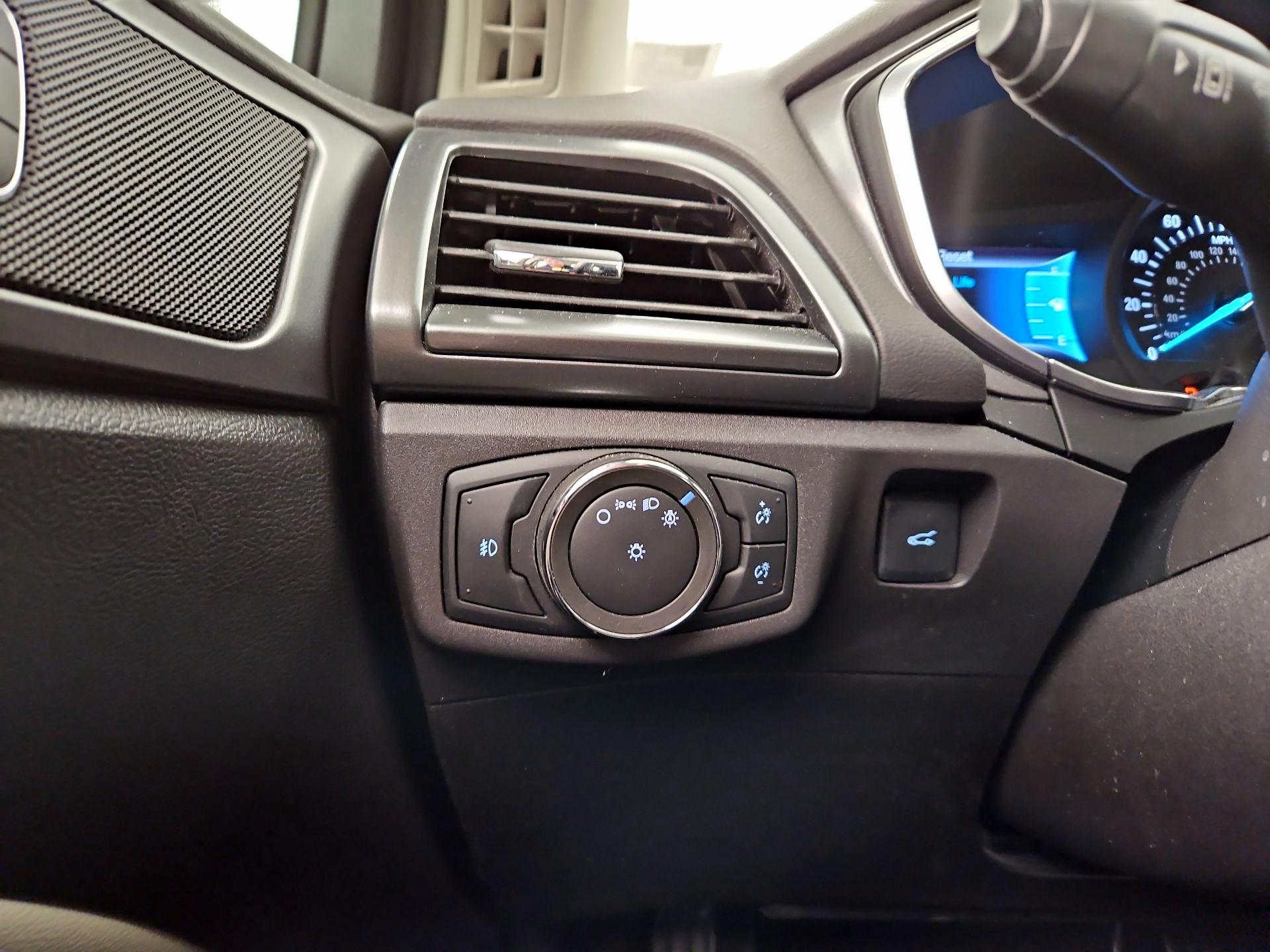 Thumbnail: 2016 Ford Fusion - 13