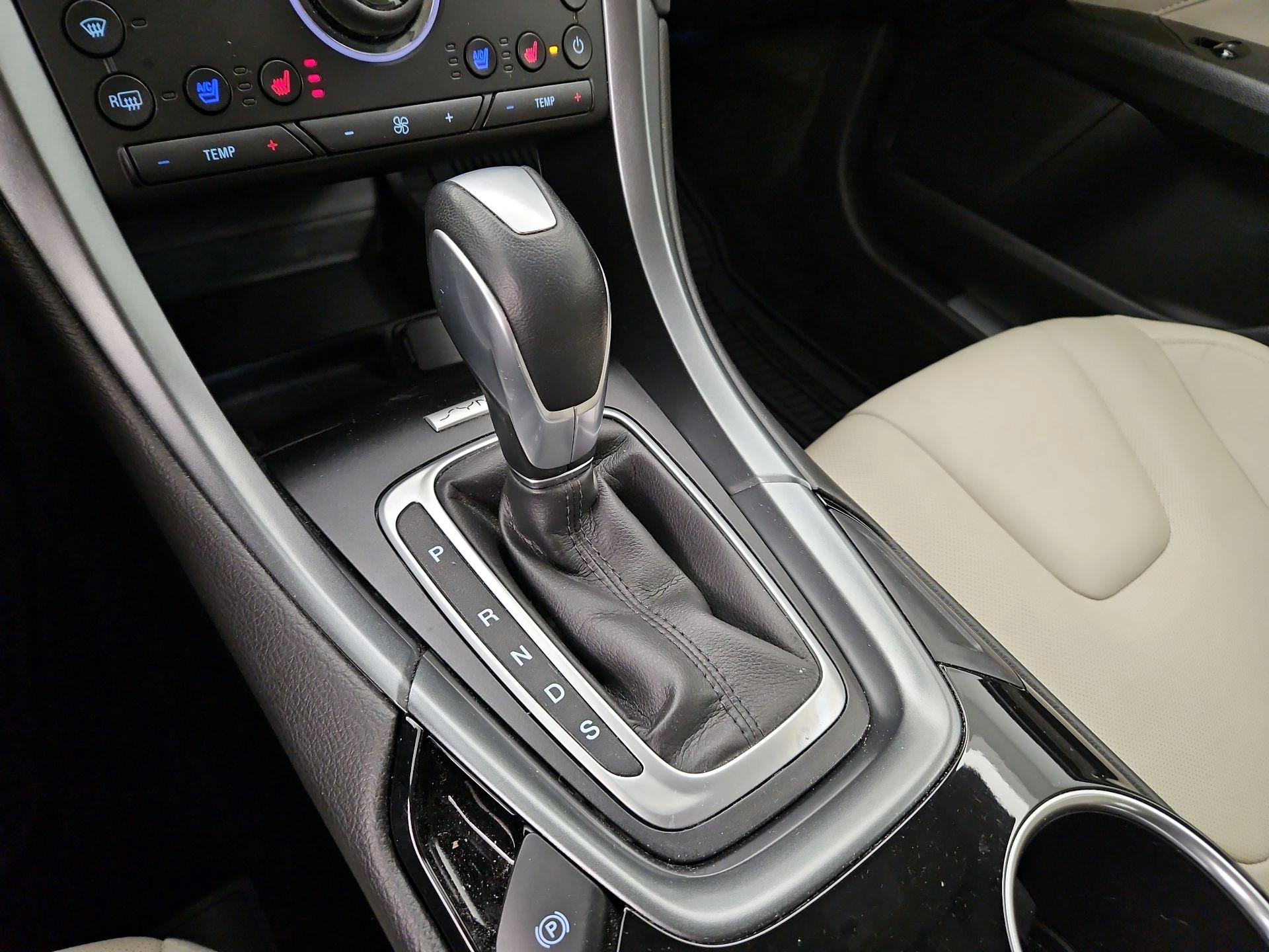 Thumbnail: 2016 Ford Fusion - 17