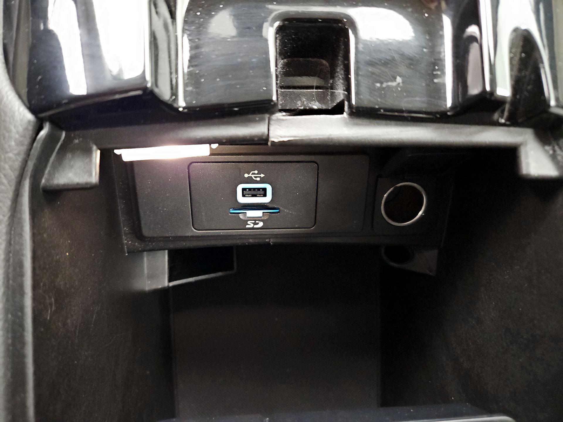 Thumbnail: 2016 Ford Fusion - 18