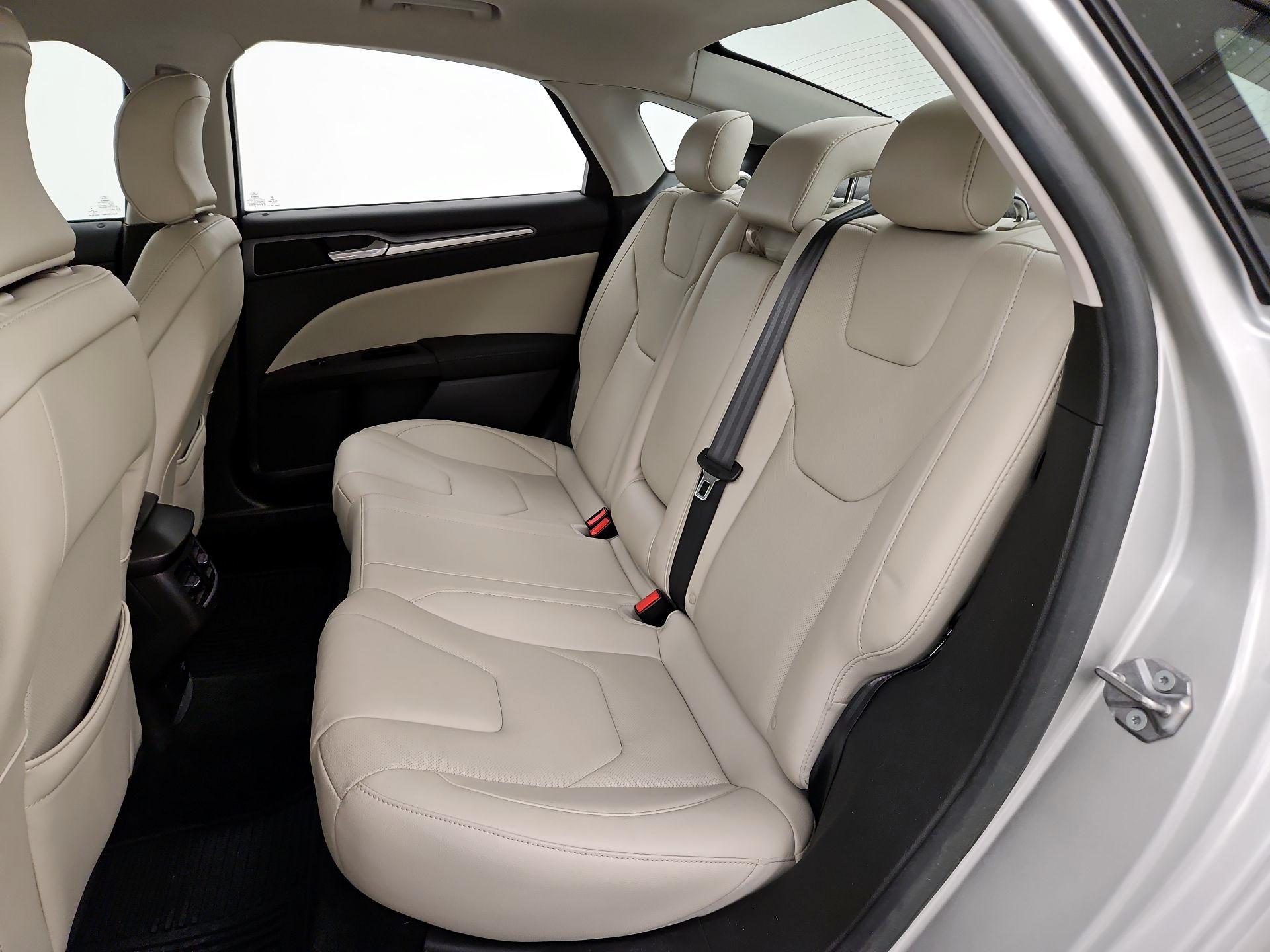 Thumbnail: 2016 Ford Fusion - 19