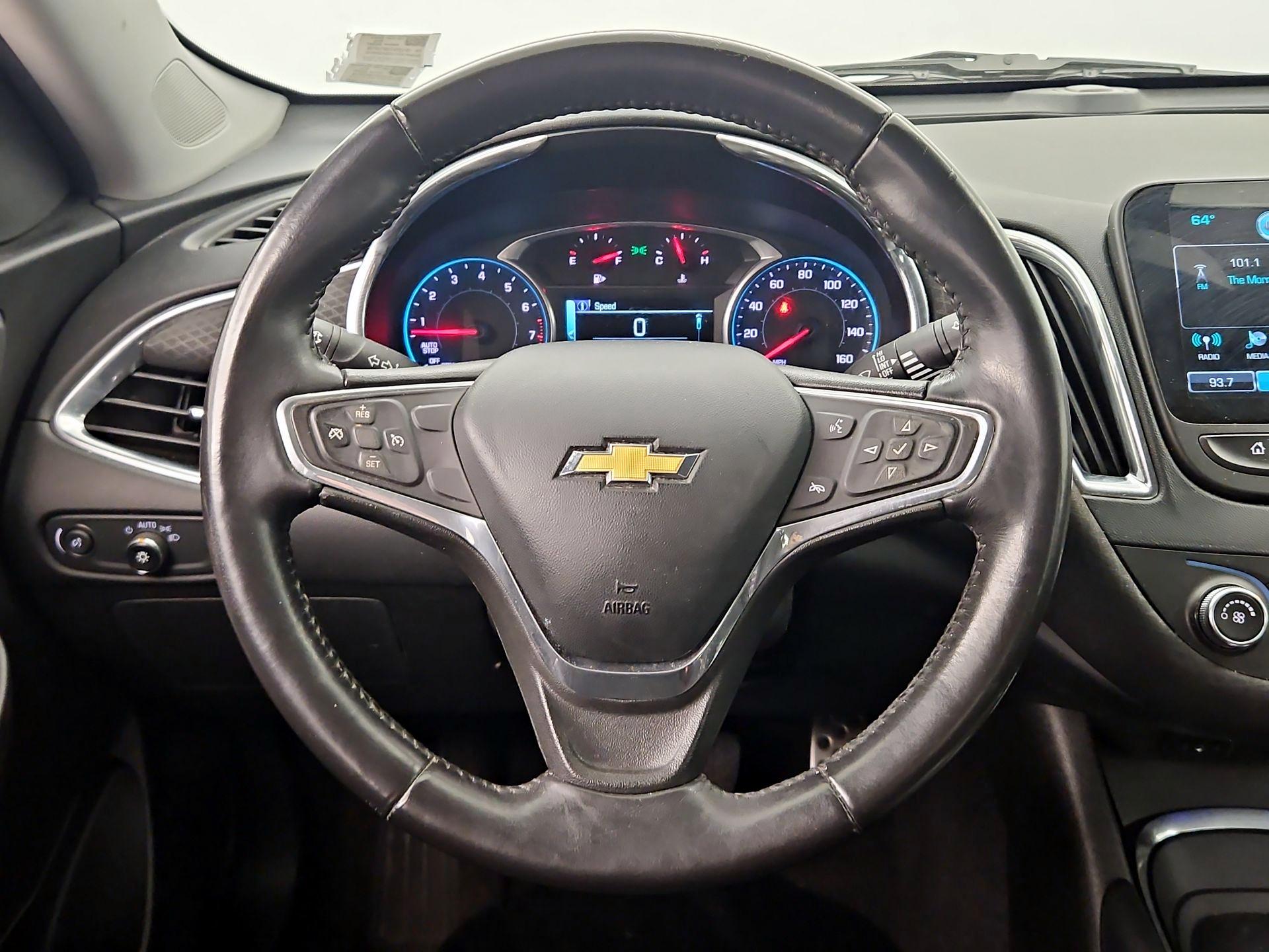 Thumbnail: 2016 Chevrolet Malibu - 10