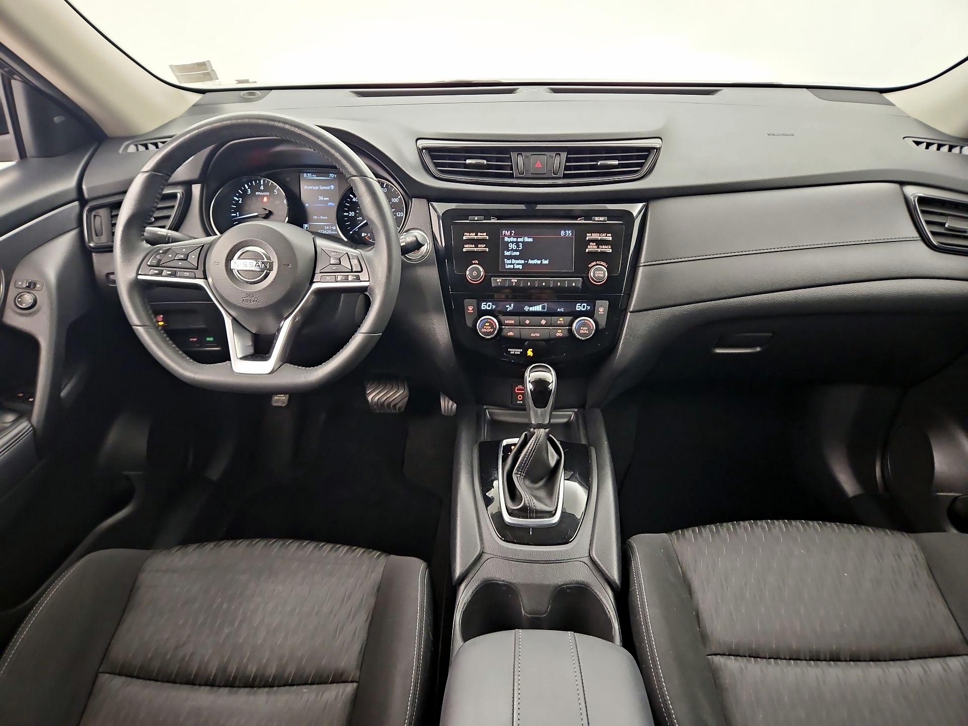 Thumbnail: 2017 Nissan Rogue - 9