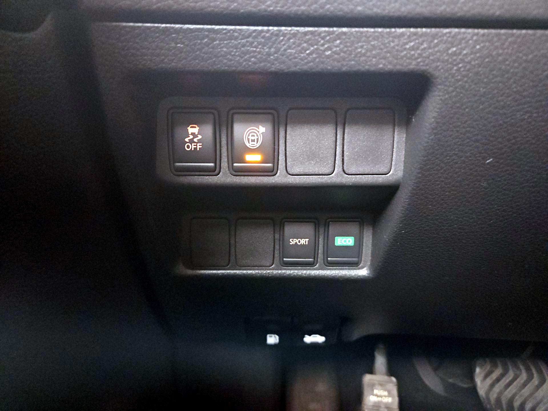 Thumbnail: 2017 Nissan Rogue - 13