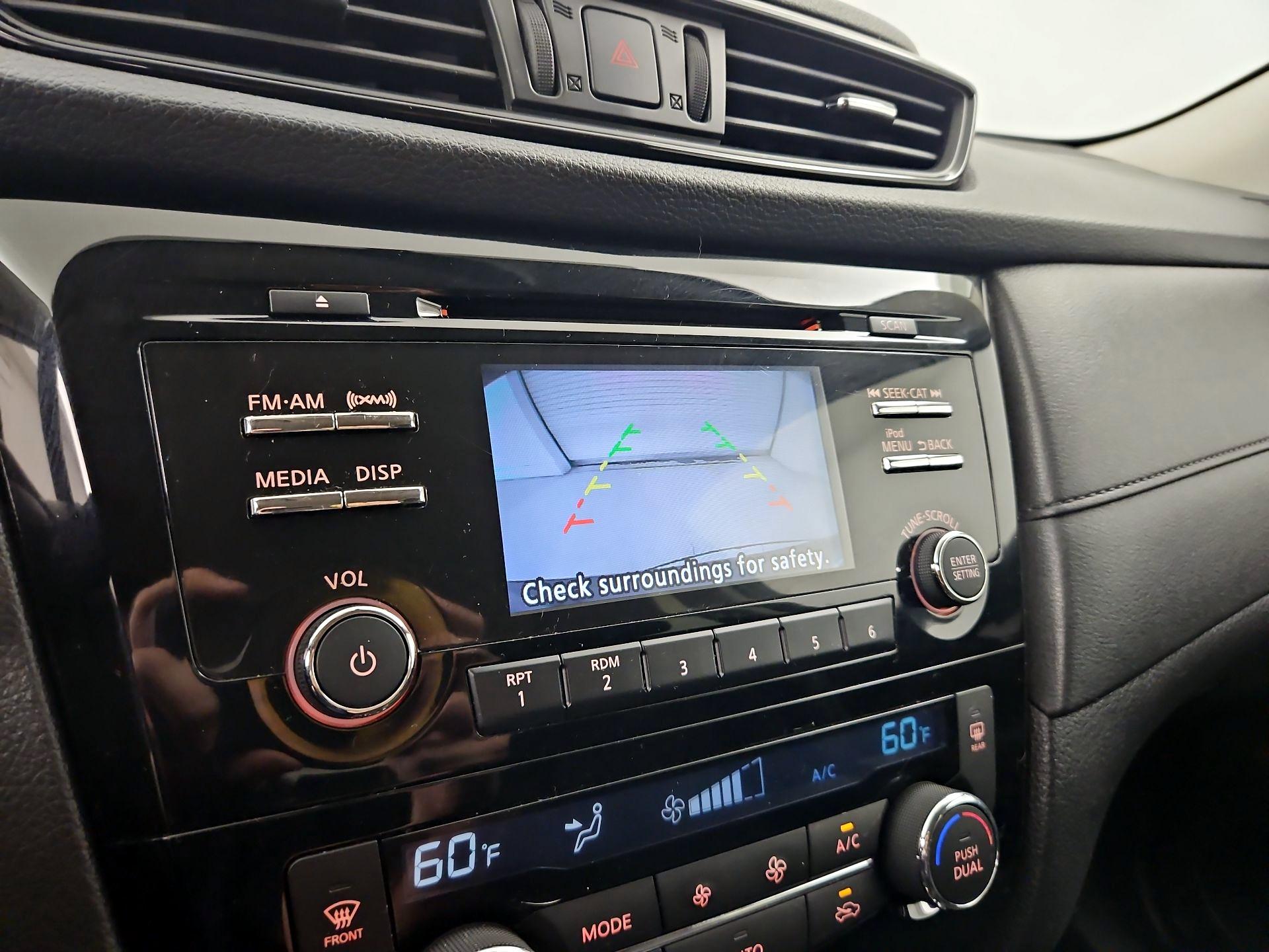 Thumbnail: 2017 Nissan Rogue - 14