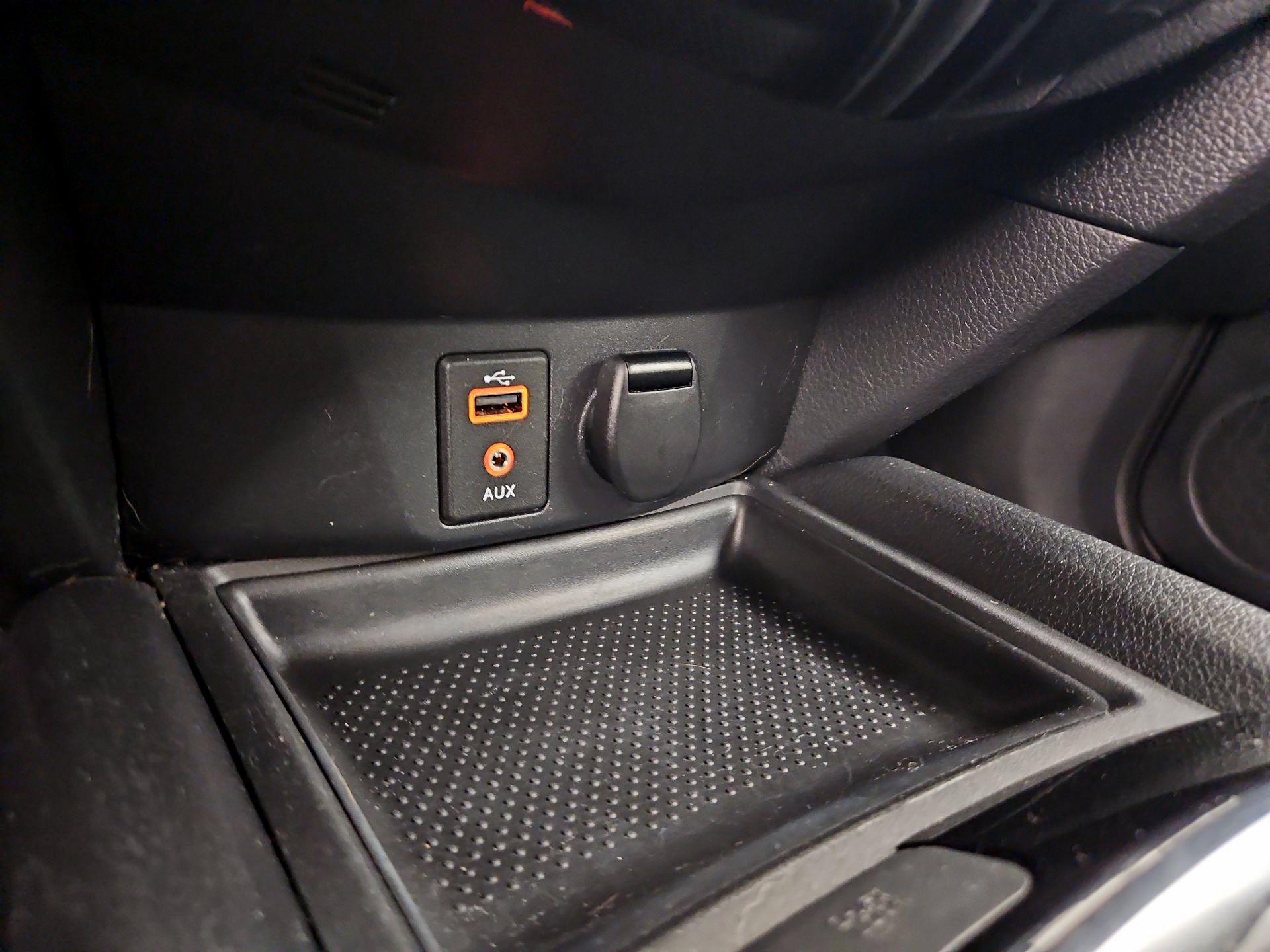 Thumbnail: 2017 Nissan Rogue - 18