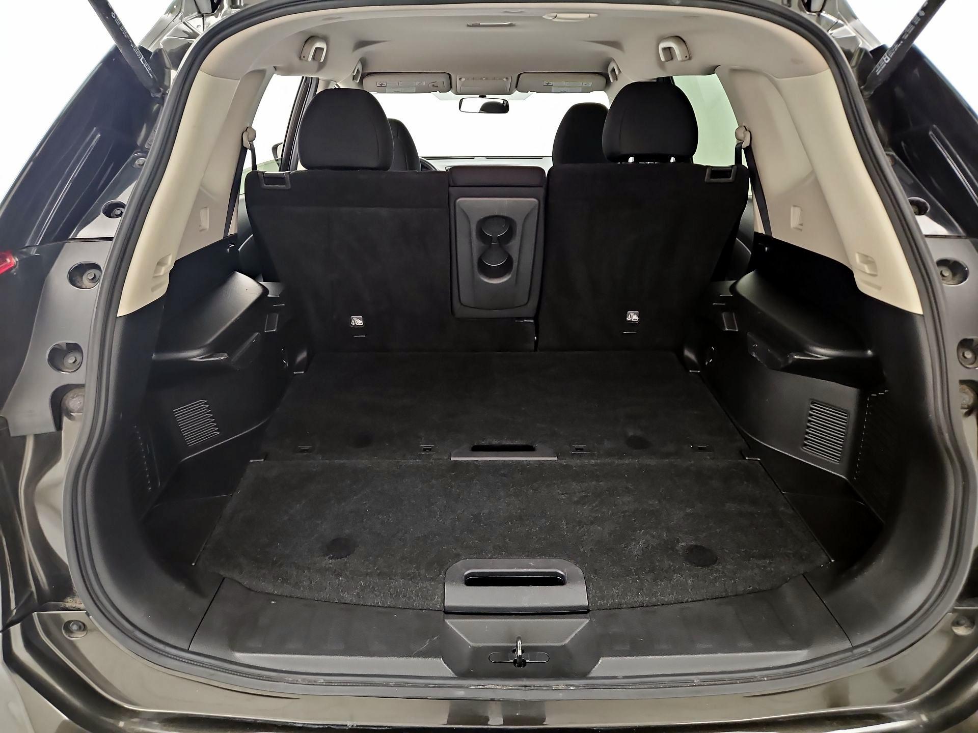 Thumbnail: 2017 Nissan Rogue - 20