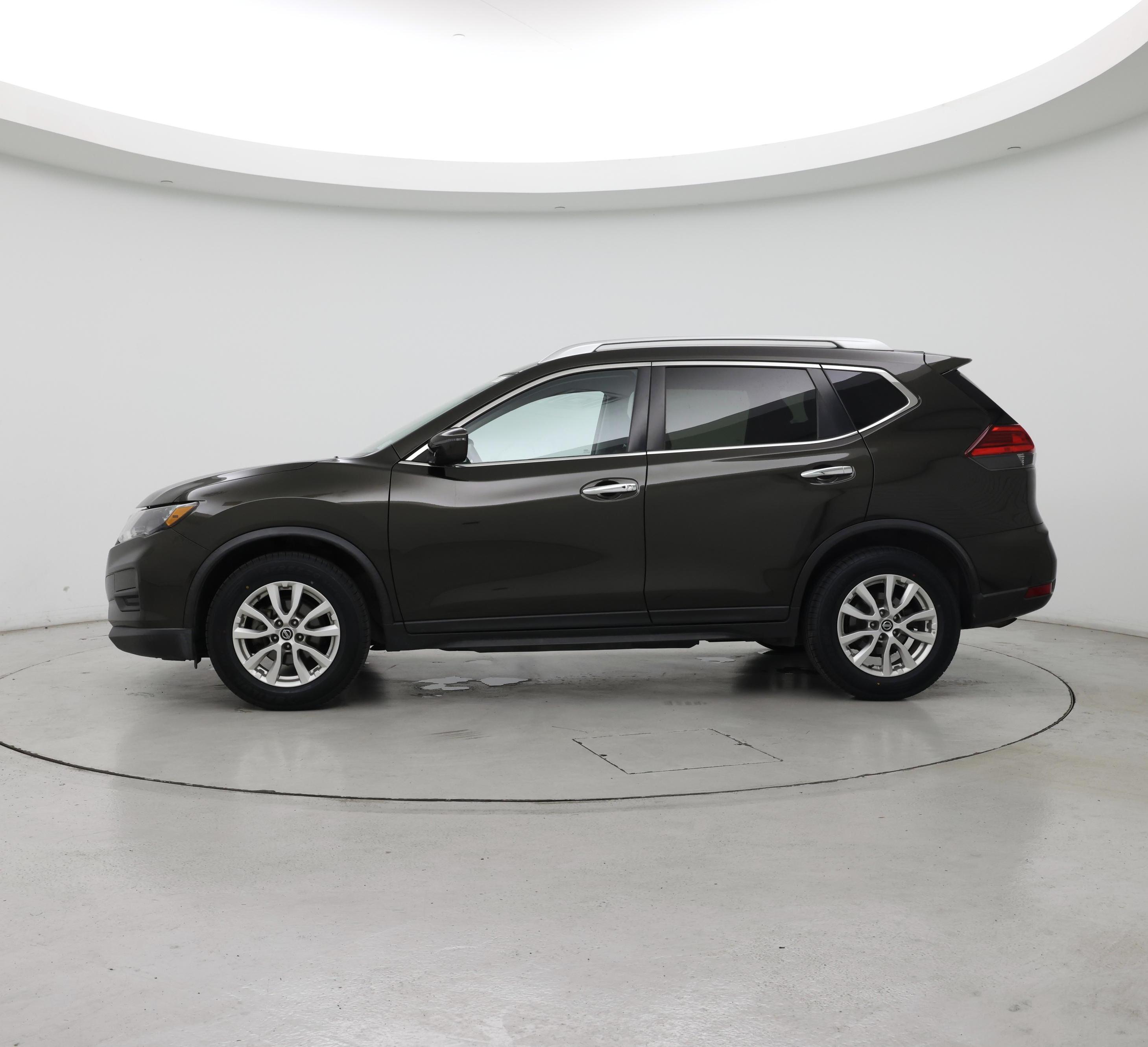 Thumbnail: 2017 Nissan Rogue - 3