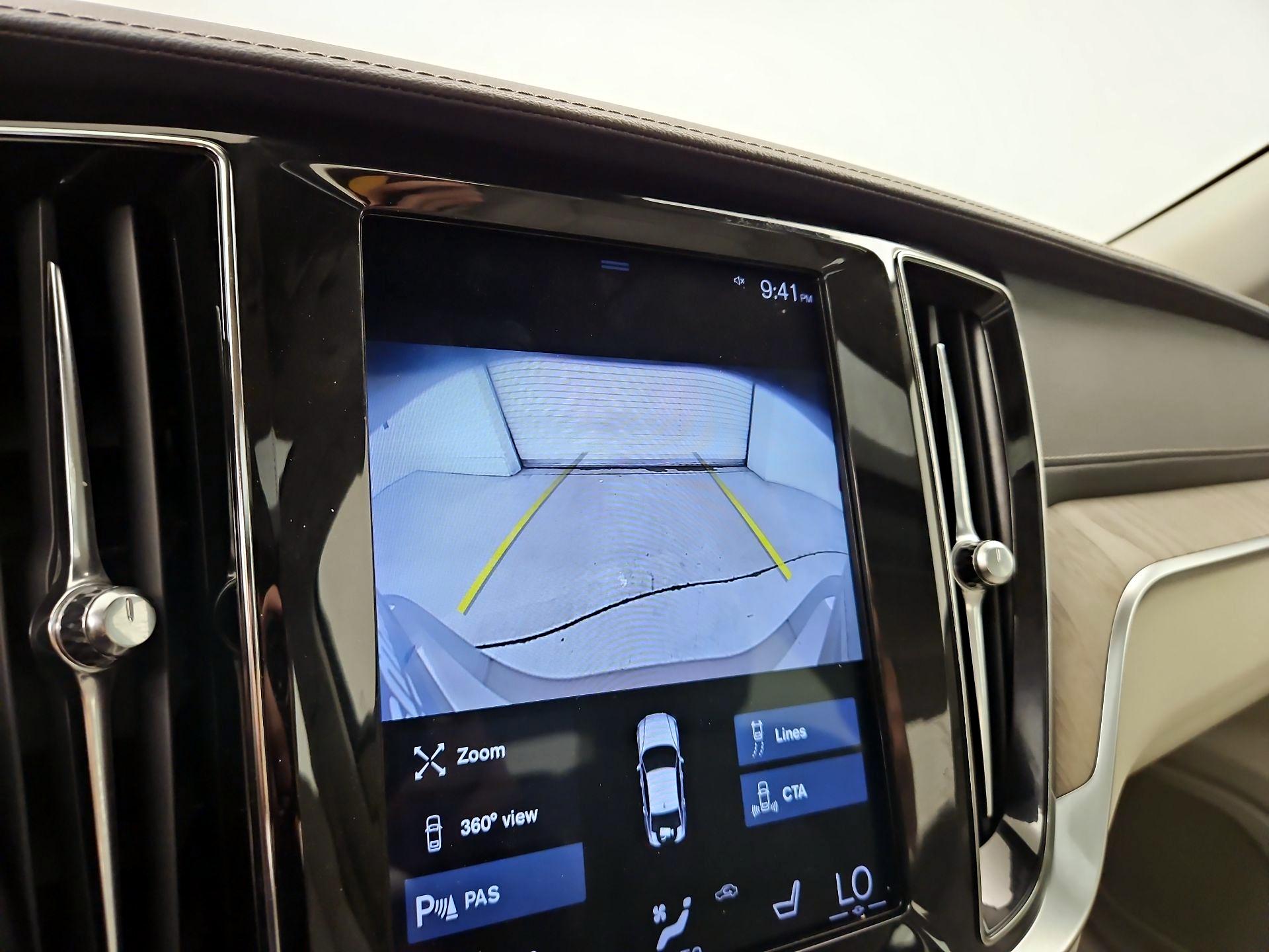 Thumbnail: 2019 Volvo S60 - 15