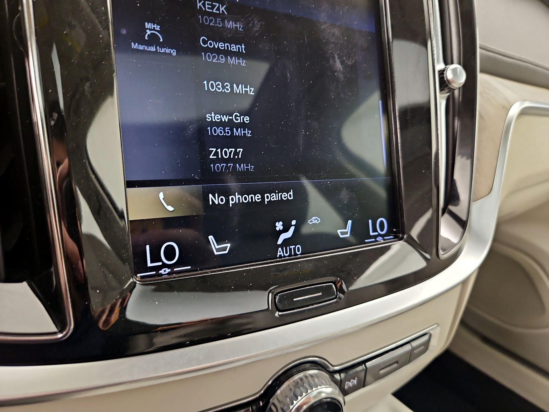 Thumbnail: 2019 Volvo S60 - 17